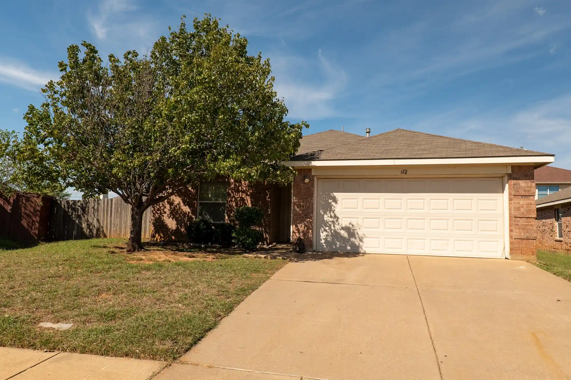 Photo 1 of Single family home for sale at 612 Pineview Ln, Fort Worth, TX 76140 | MLS# 21409213 | Listing updated on 2026-10-29