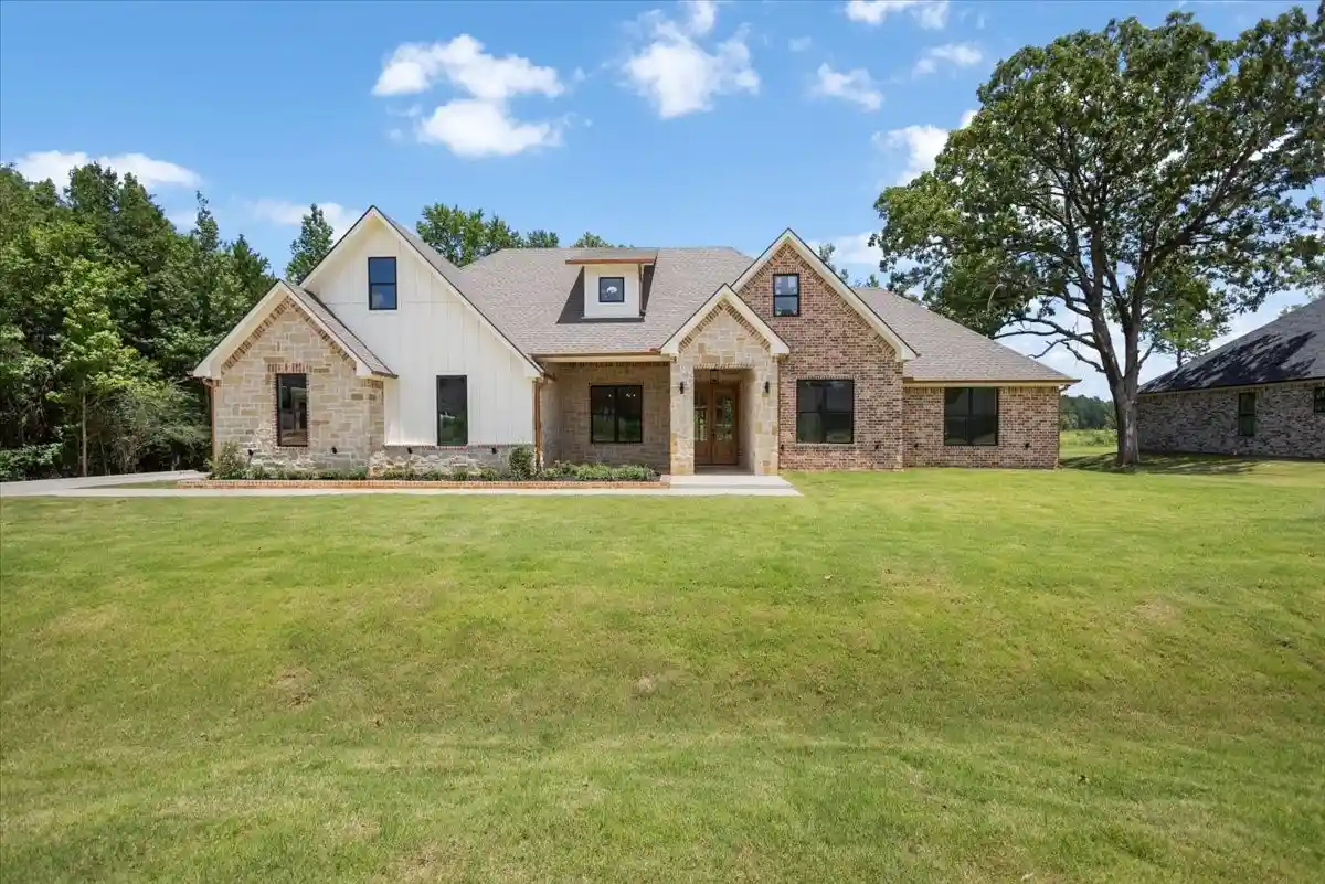 Single family home for sale at 13920 Cedar Hl, Tyler, TX 75704 | MLS# 21409283 | Listing updated on 2026-10-12