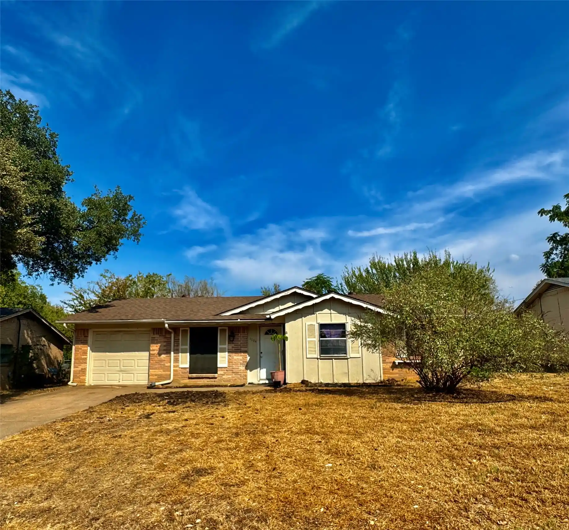 Photo 1 of Single family home for sale at 1104 Crane Dr, Euless, TX 76039 | MLS# 21407861 | Listing updated on 2026-10-13