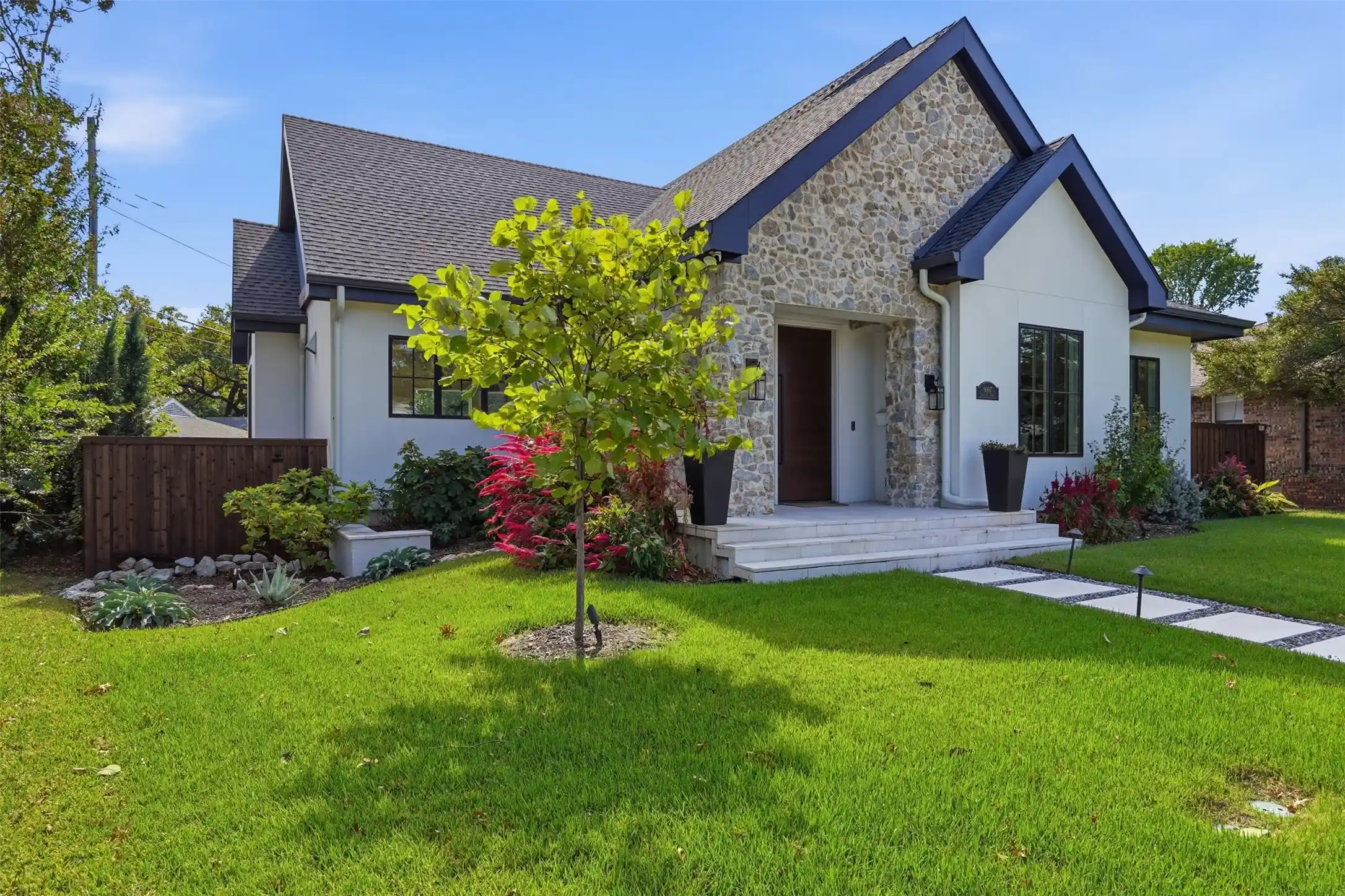 Single family home for sale at 9007 Leaside Dr, Dallas, TX 75238 | MLS# 21409355