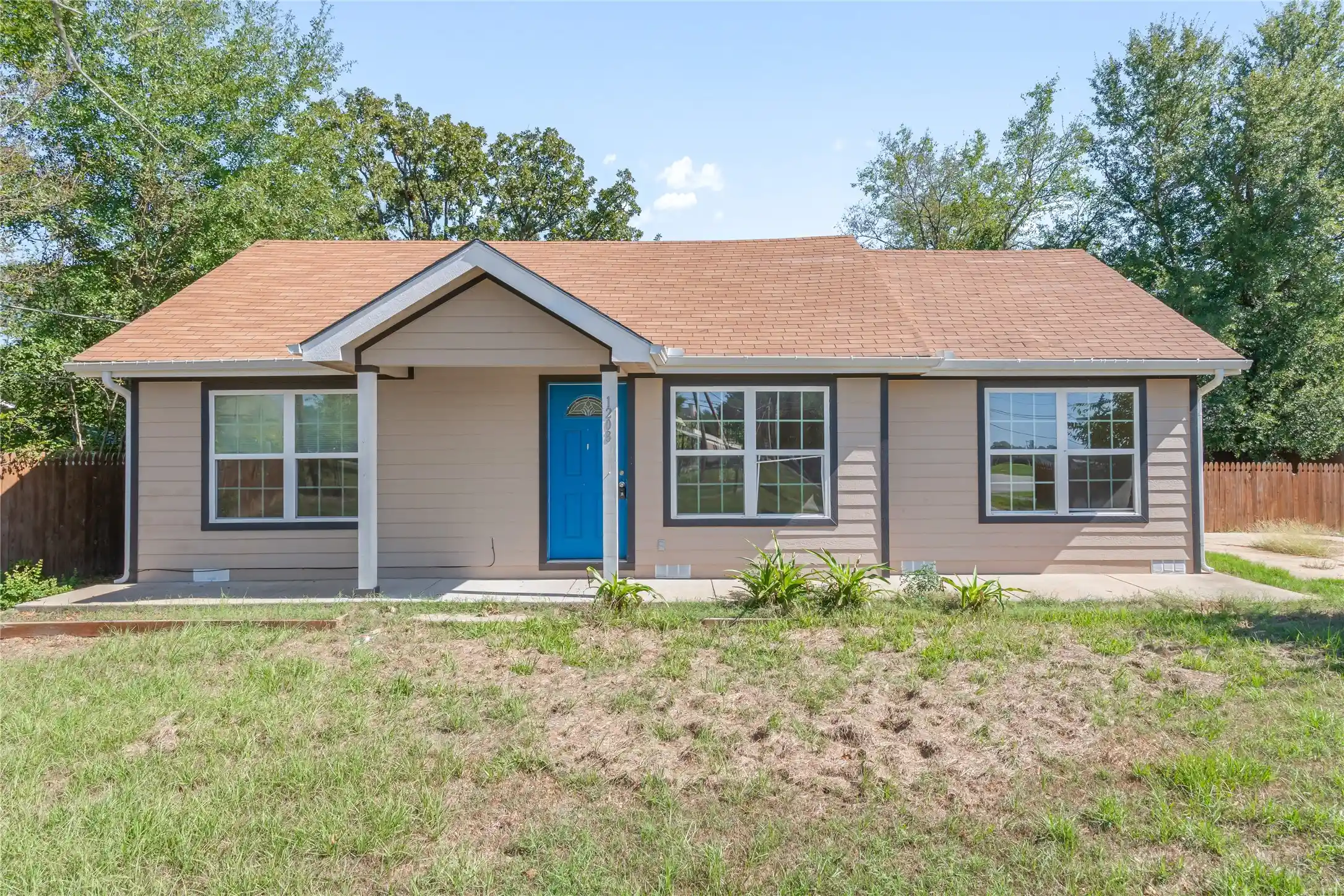 Photo 1 of Single family home for sale at 1208 N Spring St, Grand Saline, TX 75140 | MLS# 21409358 | Listing updated on 2026-10-27