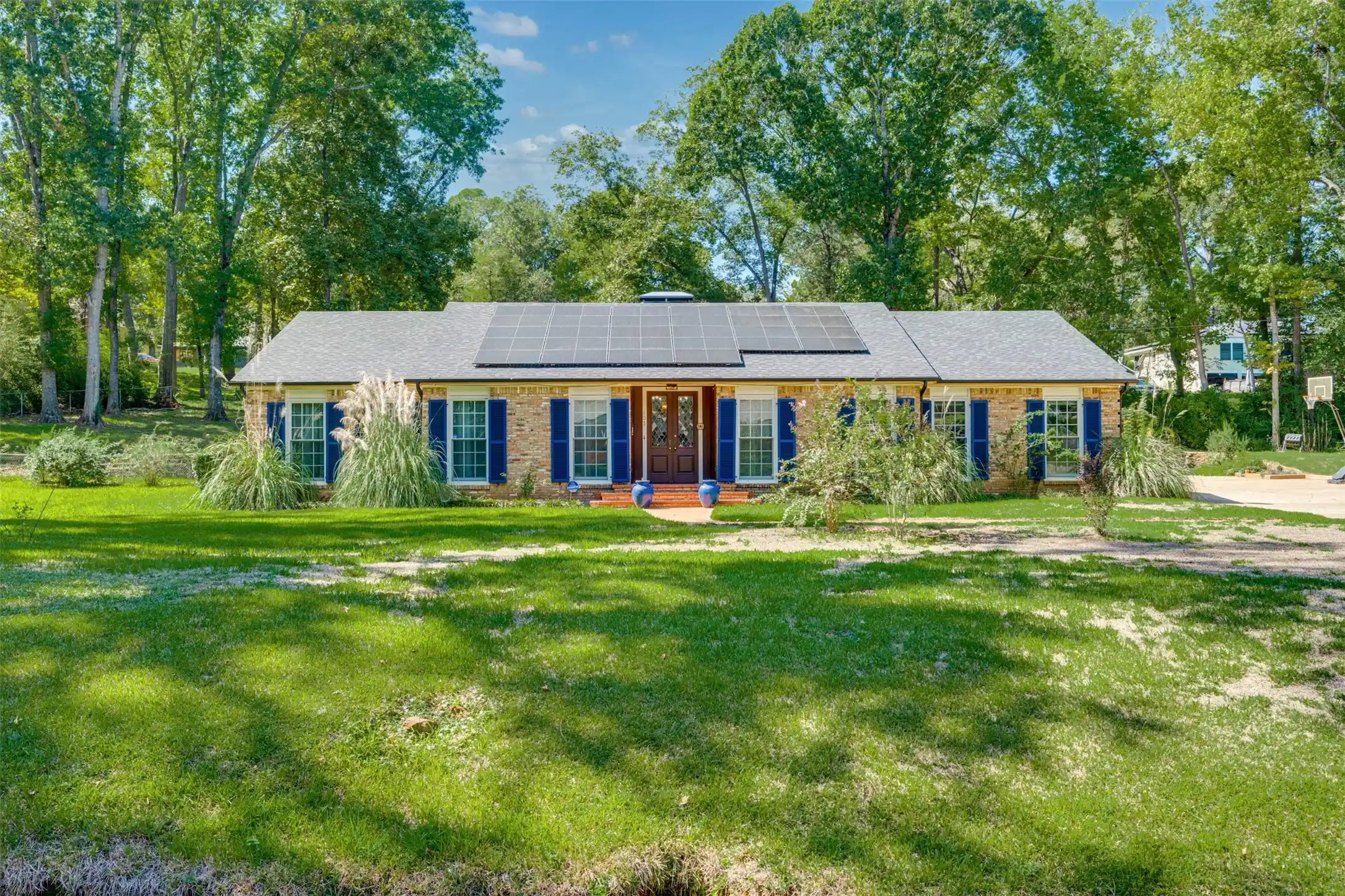 Single family home for sale at 603 Glenwood Dr, Palestine, TX 75801 | MLS# 21409365