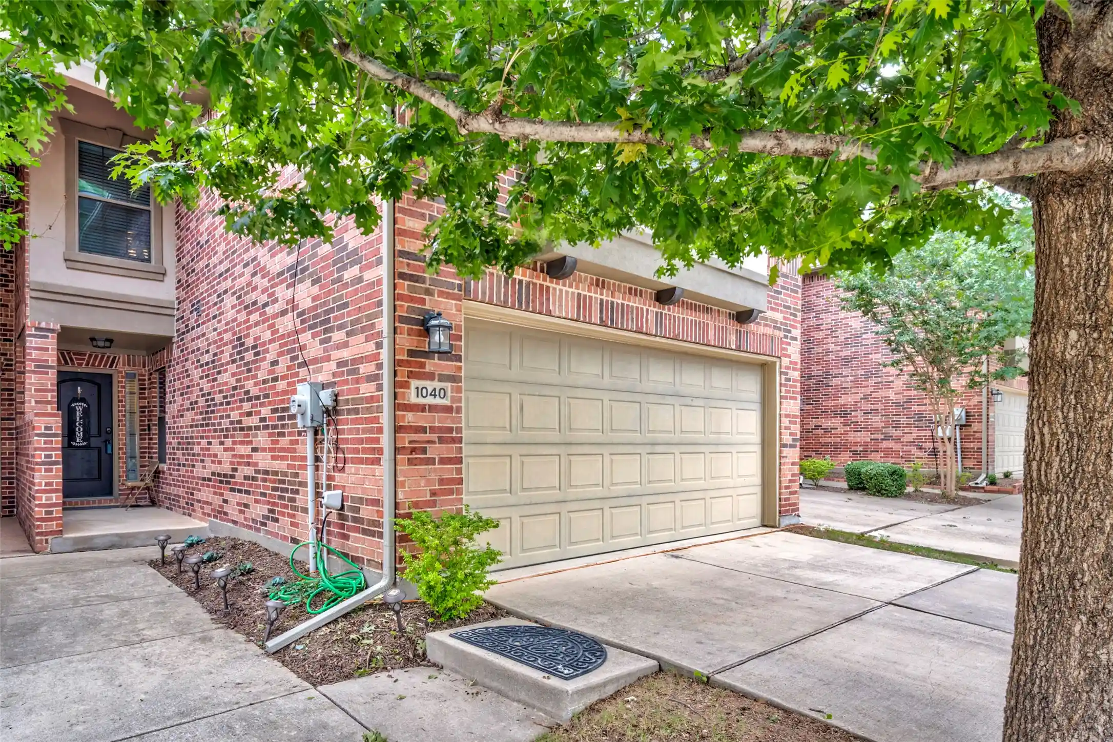 Townhouse for sale at 1040 Lucy Ln, Allen, TX 75013 | MLS# 21409251