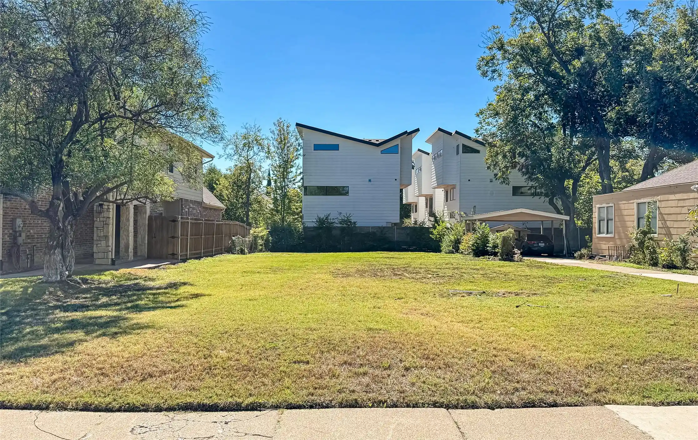 Photo 1 of Land for sale at 5946 Lewis St, Dallas, TX 75206 | MLS# 21407804 | Listing updated on 2026-10-12