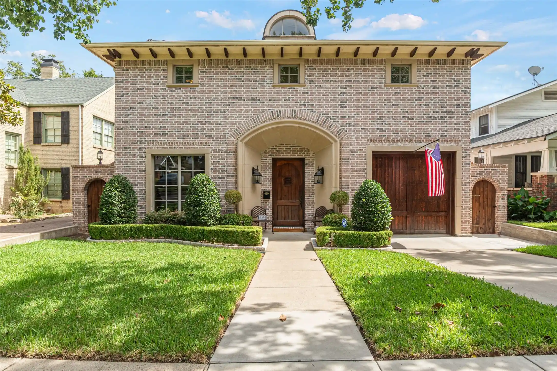 Photo 1 of Single family home for sale at 1213 Virginia Pl, Fort Worth, TX 76107 | MLS# 21405711 | Listing updated on 2026-10-25