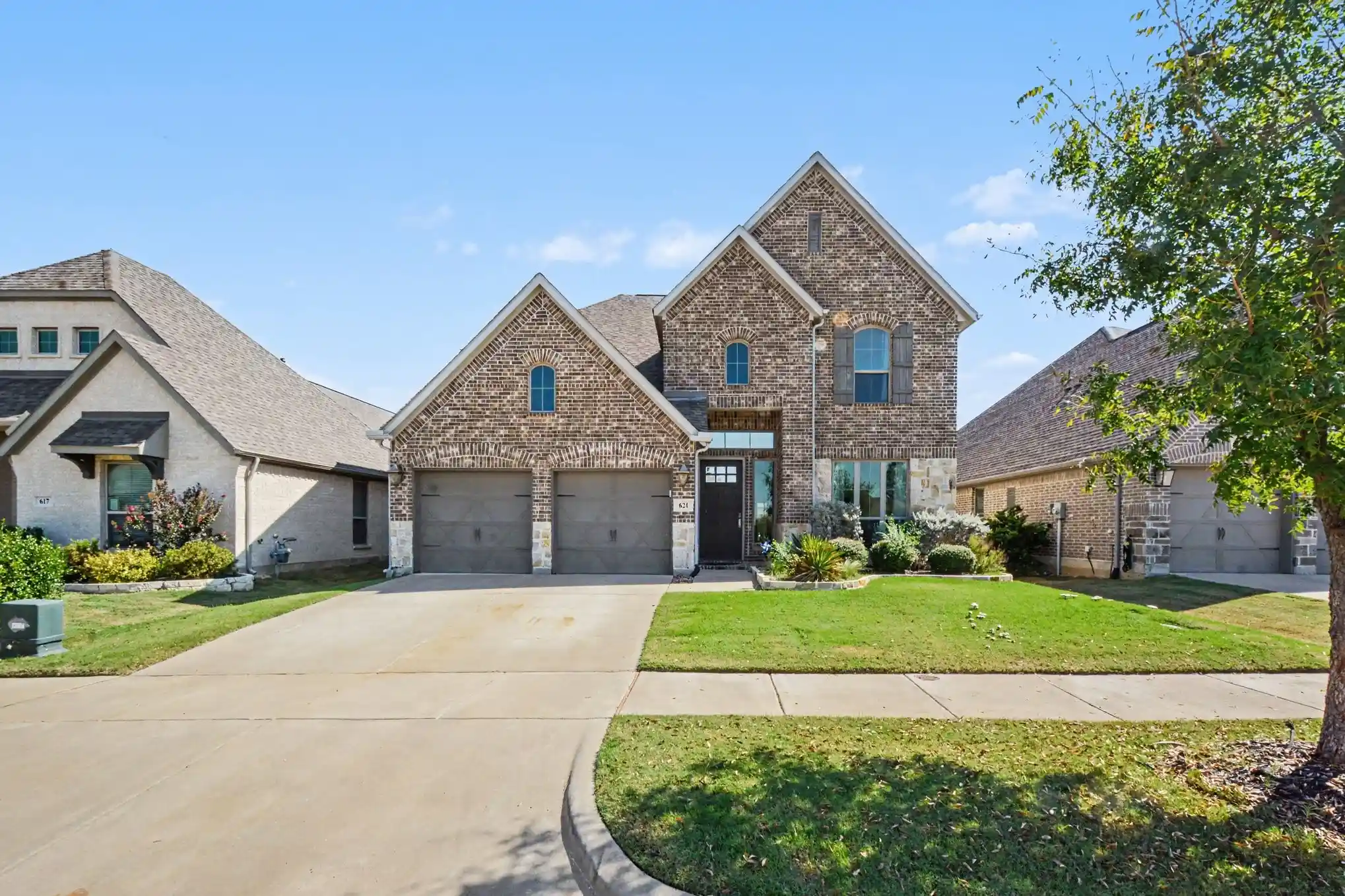 Single family home for sale at 621 Arden Ln, Justin, TX 76247 | MLS# 21409802