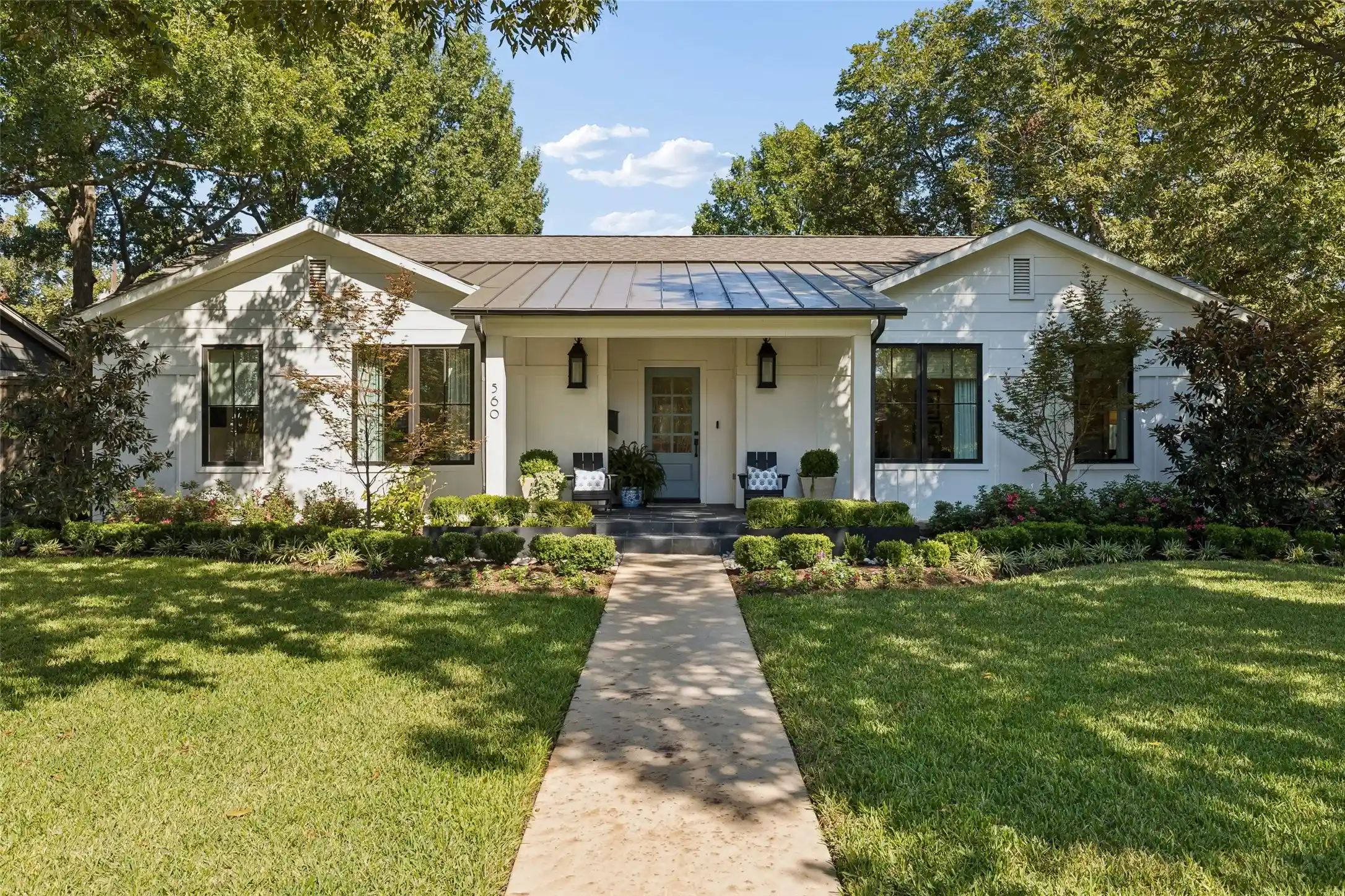 Single family home for sale at 560 Northlake Dr, Dallas, TX 75218 | MLS# 21406052