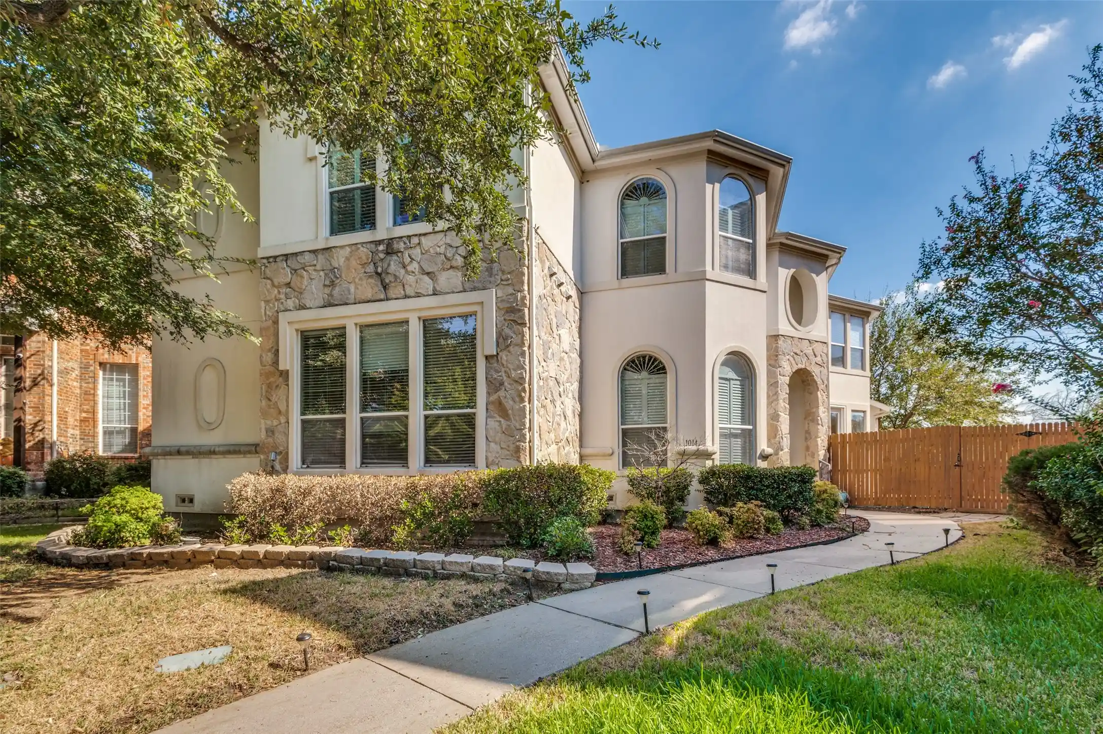 Photo 1 of Single family home for sale at 1014 Ricci Ct, Irving, TX 75062 | MLS# 21409908 | Listing updated on 2026-10-13