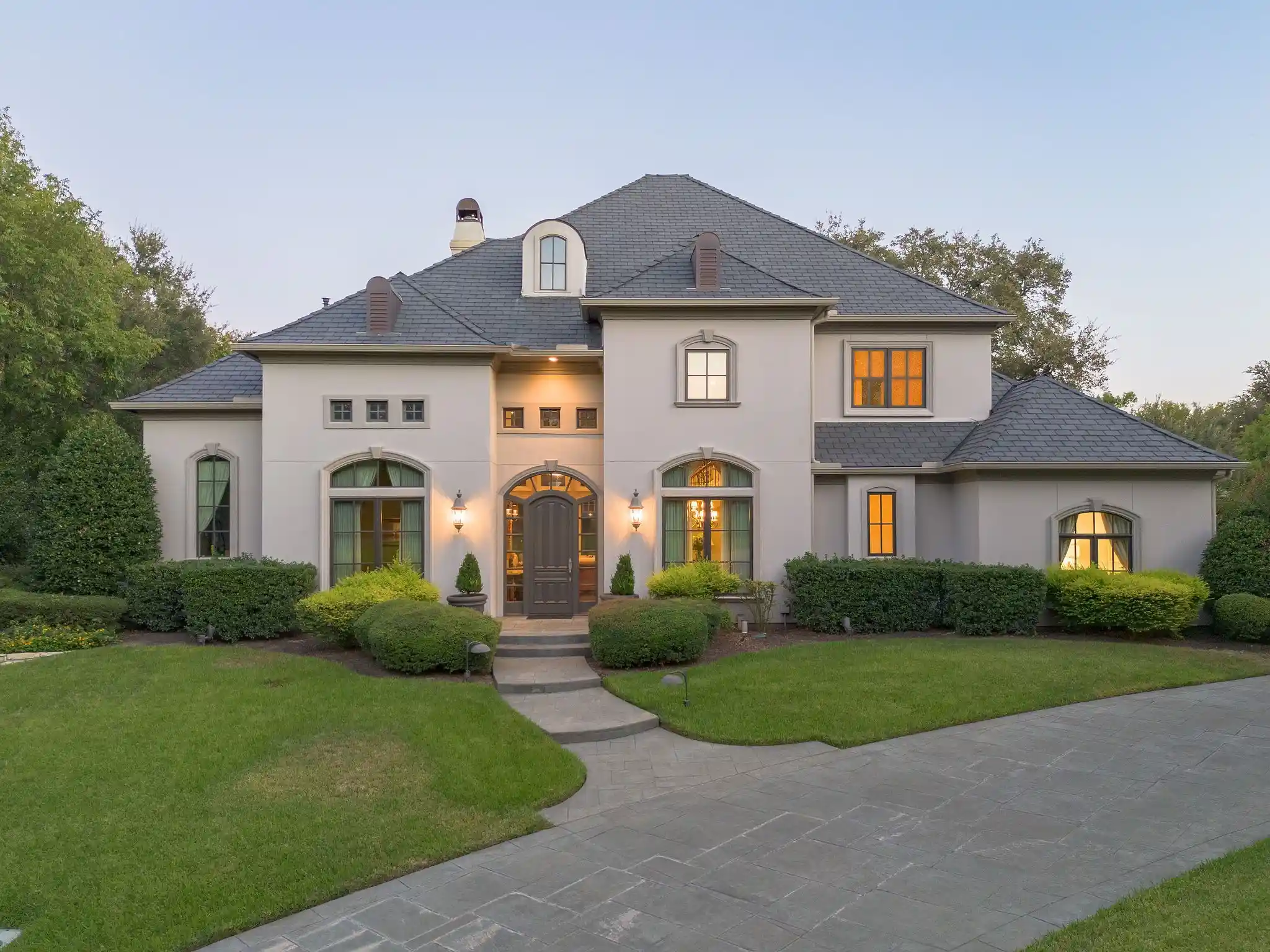 Photo 1 of Single family home for sale at 2125 Bradford Park, Fort Worth, TX 76107 | MLS# 21408519 | Listing updated on 2026-10-14