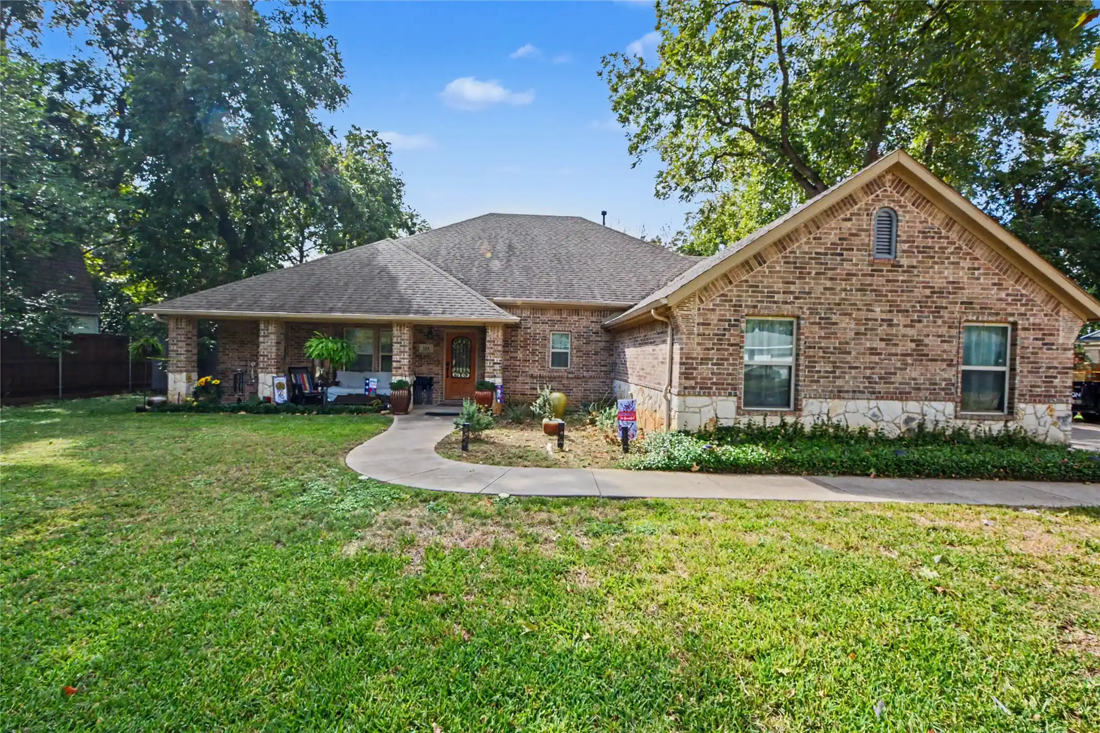 Photo 1 of Single family home for sale at 116 E 8th Street, Irving, TX 75060 | MLS# 21409444 | Listing updated on 2026-10-27