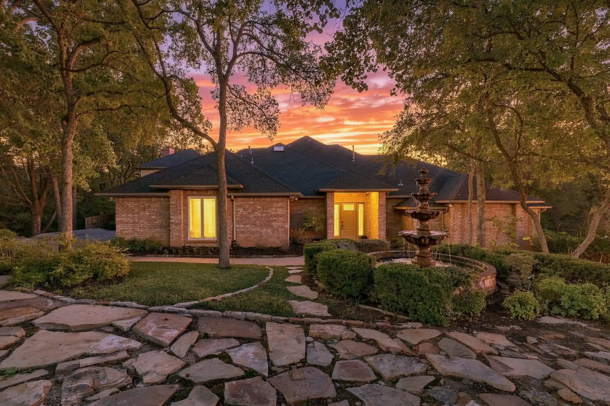 Photo 1 of Single family home for sale at 2119 N Fielder Rd, Arlington, TX 76012 | MLS# 21404922 | Listing updated on 2026-10-13