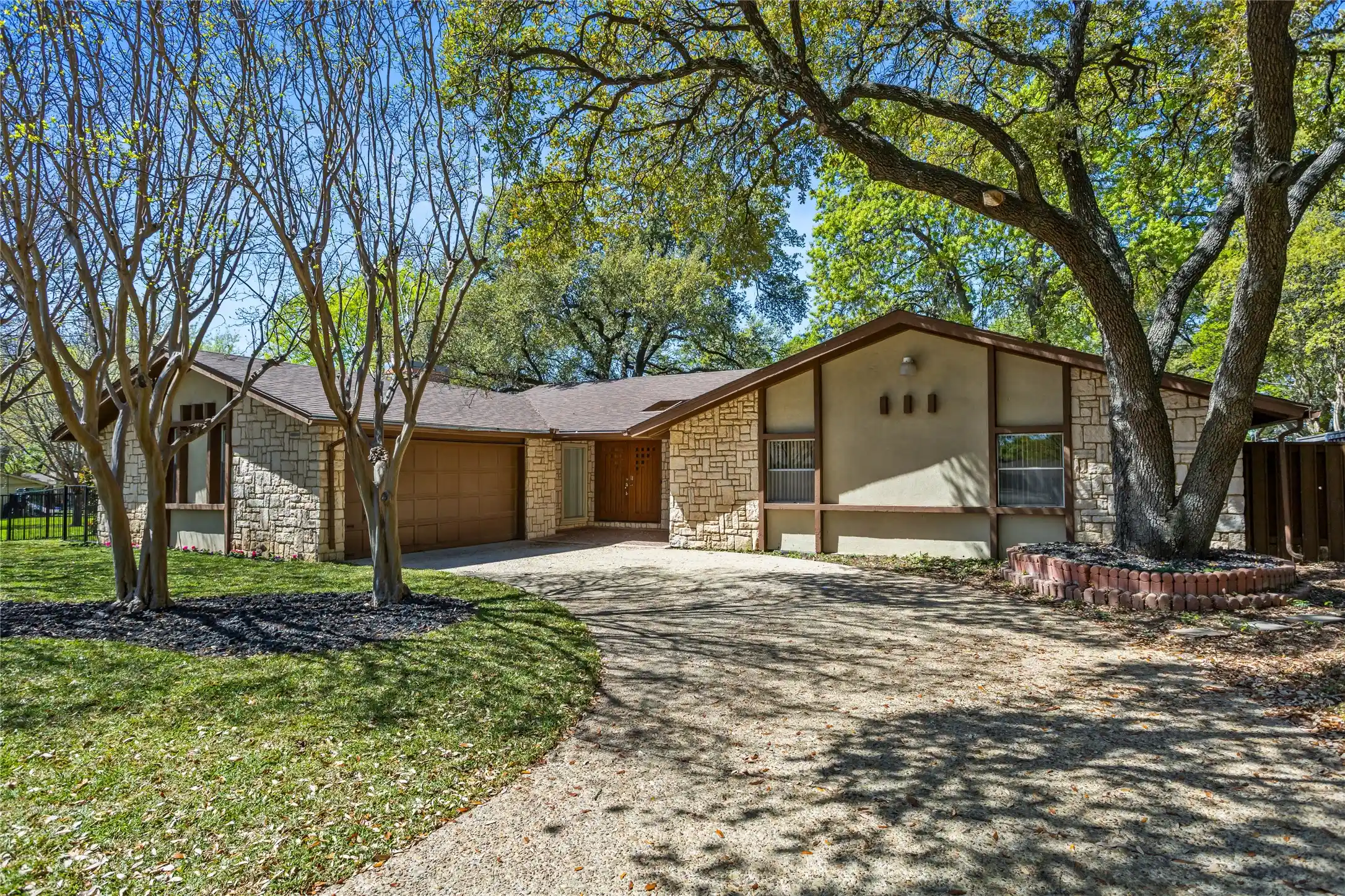 Photo 1 of Single family home for sale at 15721 Mapleview, Dallas, TX 75248 | MLS# 21410265 | Listing updated on 2026-10-13
