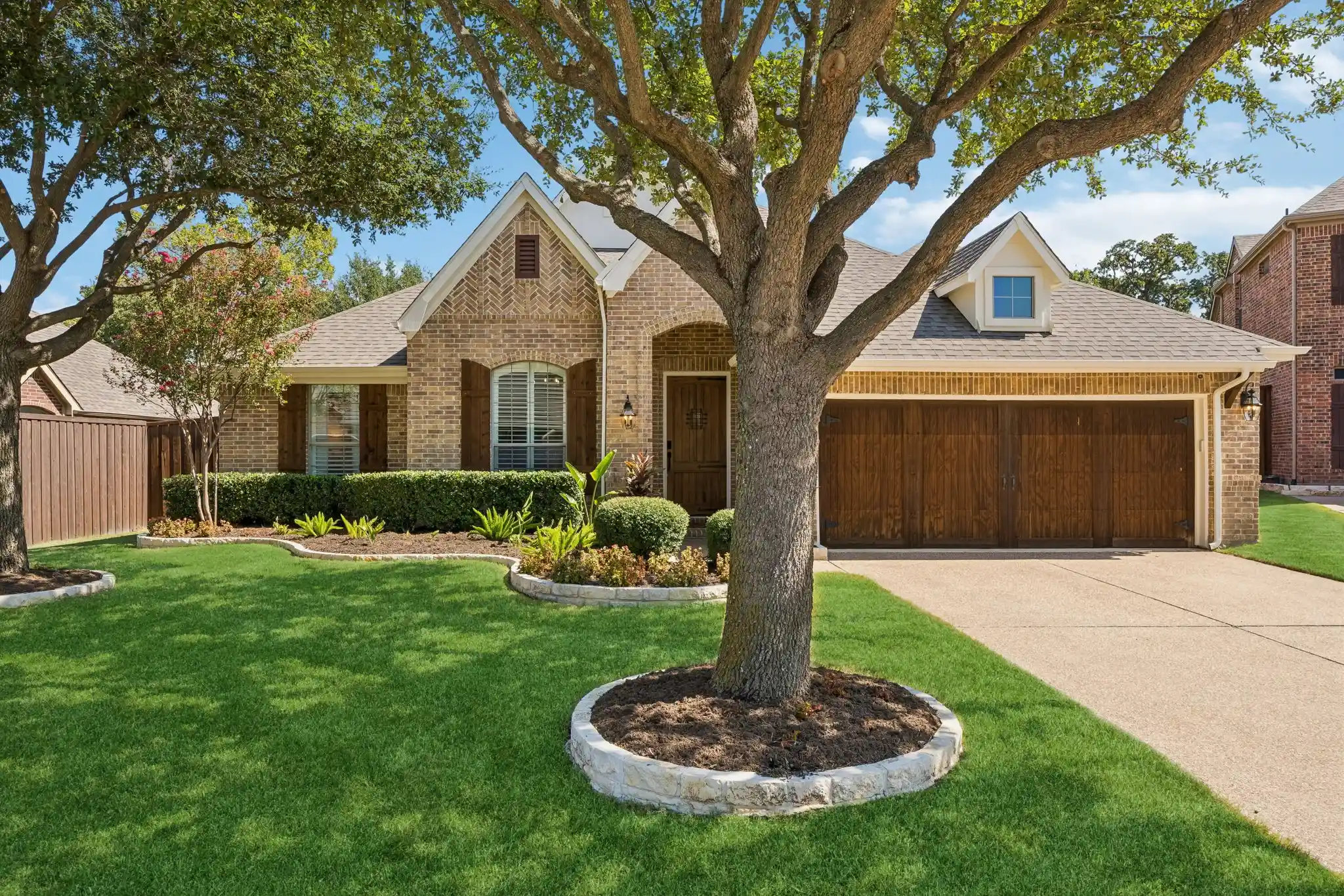 Single family home for sale at 2403 Laguna Ln, Arlington, TX 76012 | MLS# 21404746
