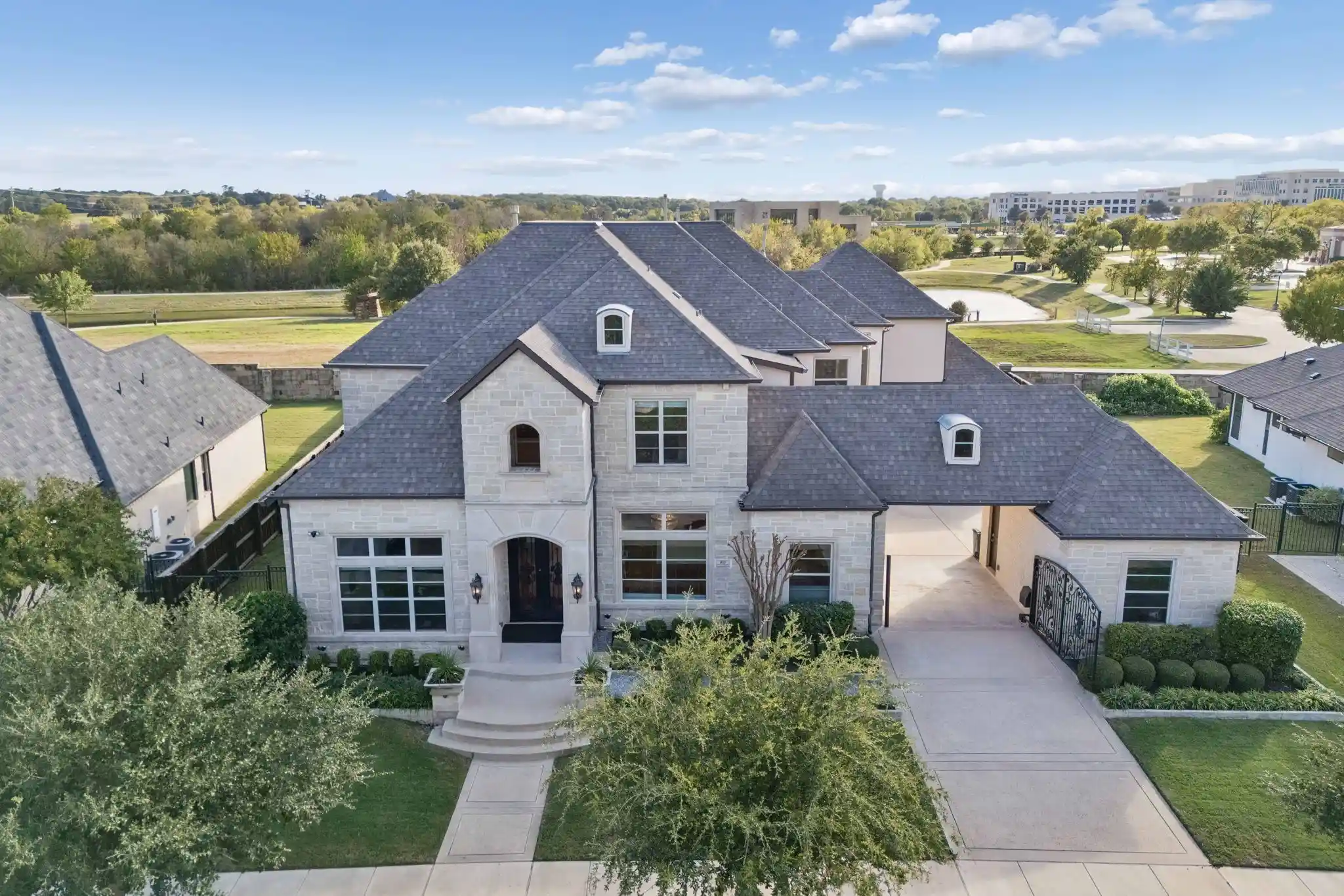 Photo 1 of Mansion for sale at 917 Lake Carillon Ln, Southlake, TX 76092 | MLS# 21410409 | Listing updated on 2026-10-25