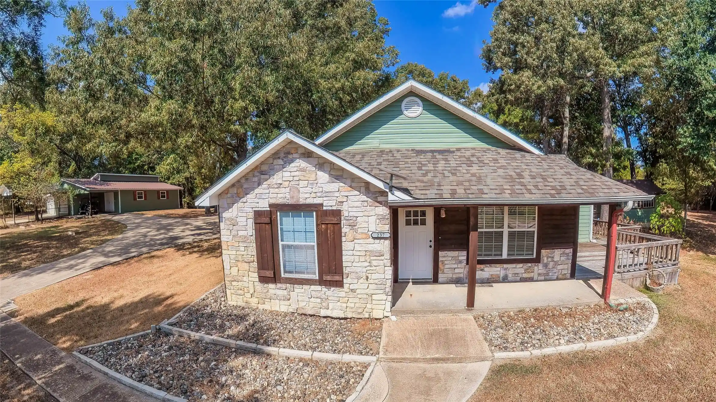 Single family home for sale at 237 Lakeview Cir, Jefferson, TX 75657 | MLS# 21388258