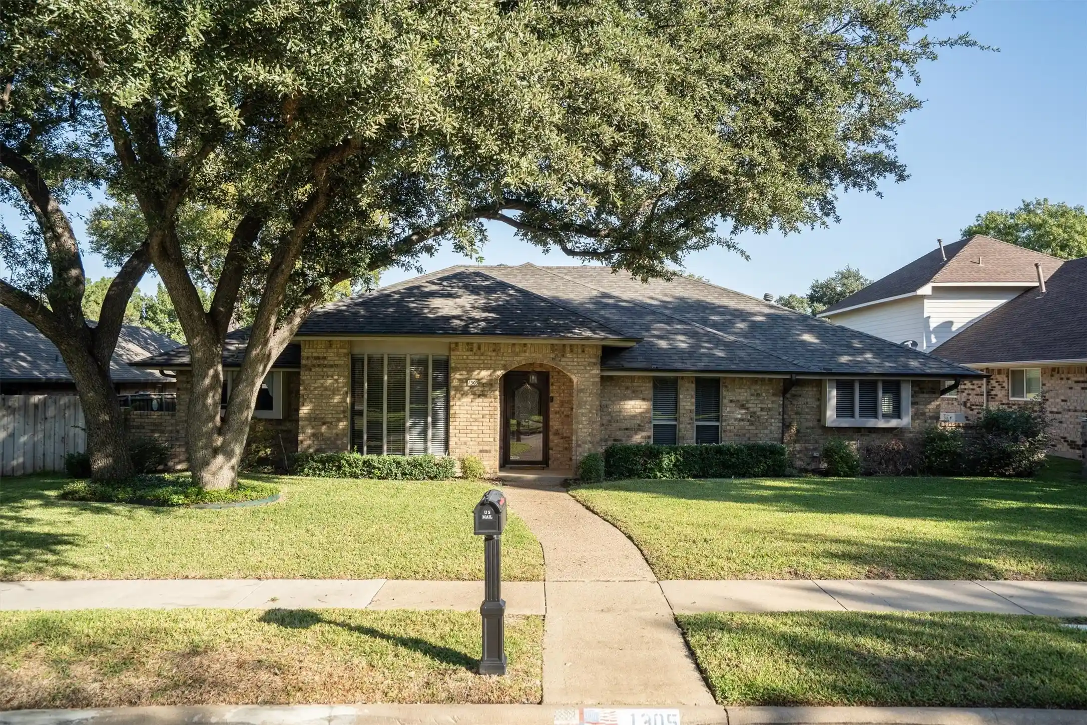 Photo 1 of Single family home for sale at 1305 Stonewood Dr, Carrollton, TX 75006 | MLS# 21403963 | Listing updated on 2026-10-22