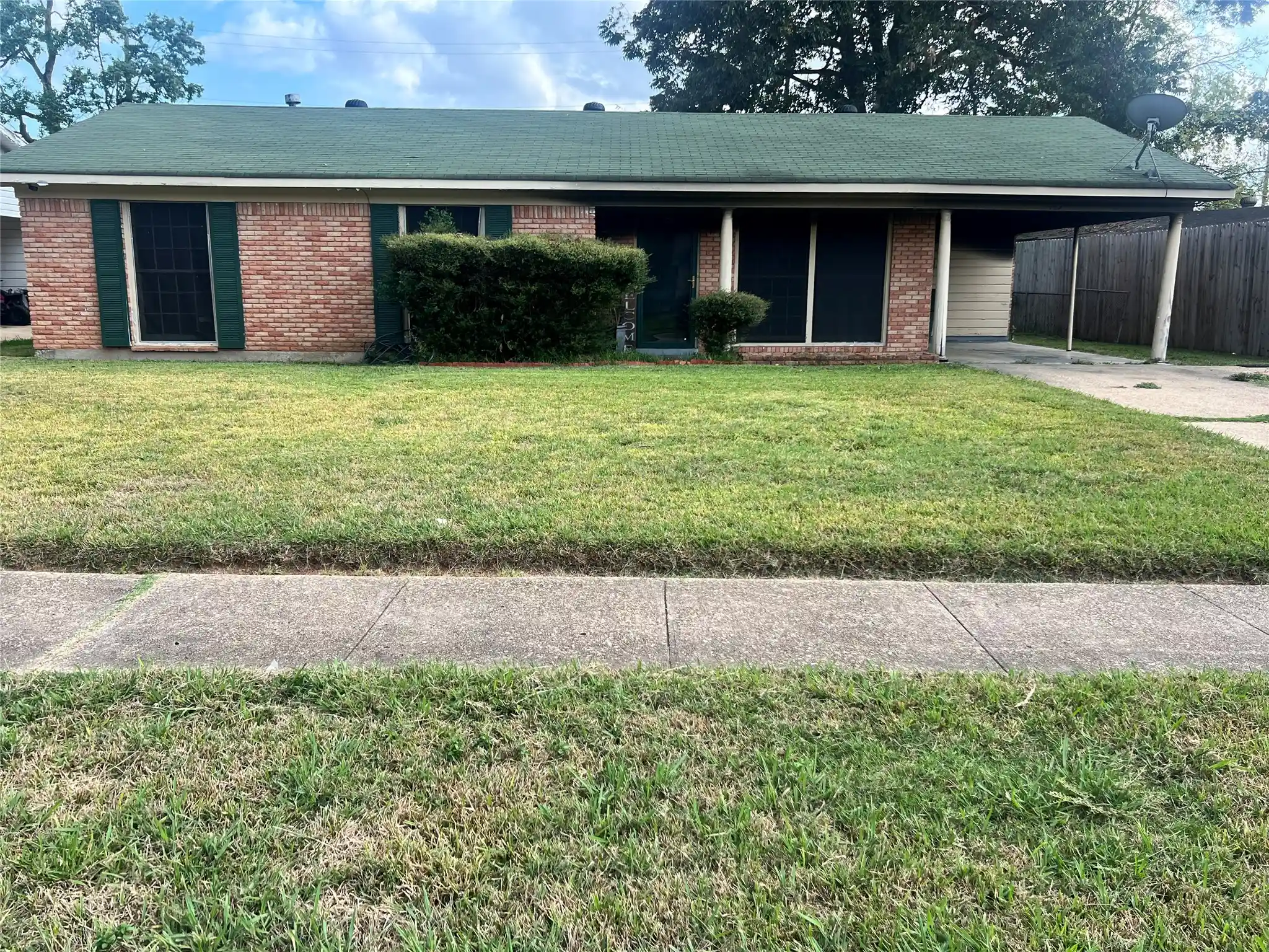 Photo 1 of Single family home for sale at 445 Chickasaw Trl, Shreveport, LA 71107 | MLS# 21410619 | Listing updated on 2026-10-28
