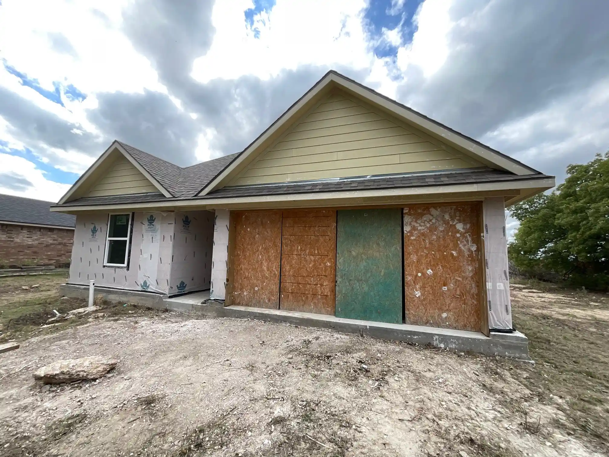 Photo 1 of Single family home for sale at 925 King St, Weatherford, TX 76086 | MLS# 21391616 | Listing updated on 2026-10-28
