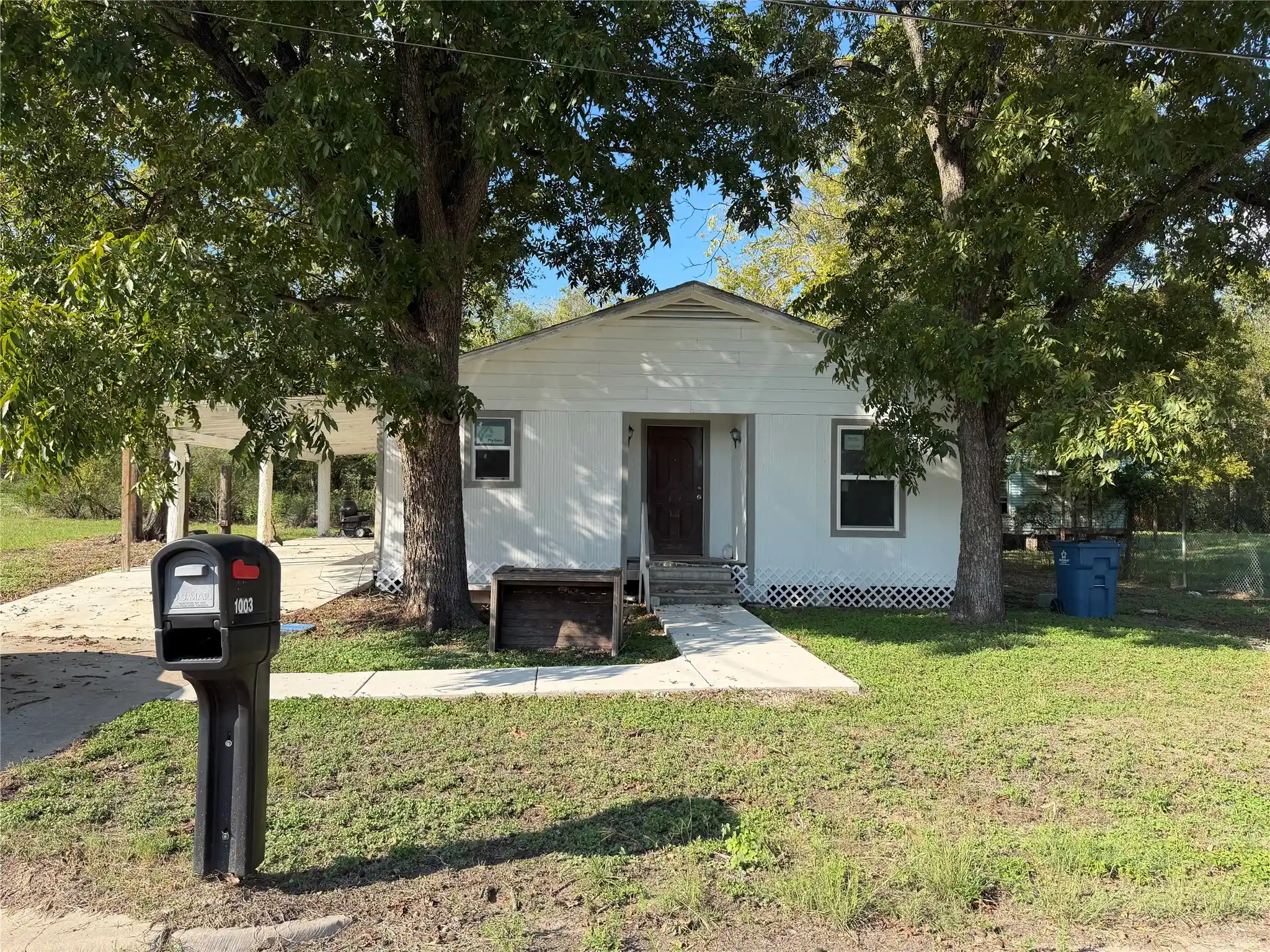 Single family home for sale at 1003 E Main St, Mexia, TX 76667 | MLS# 21409712