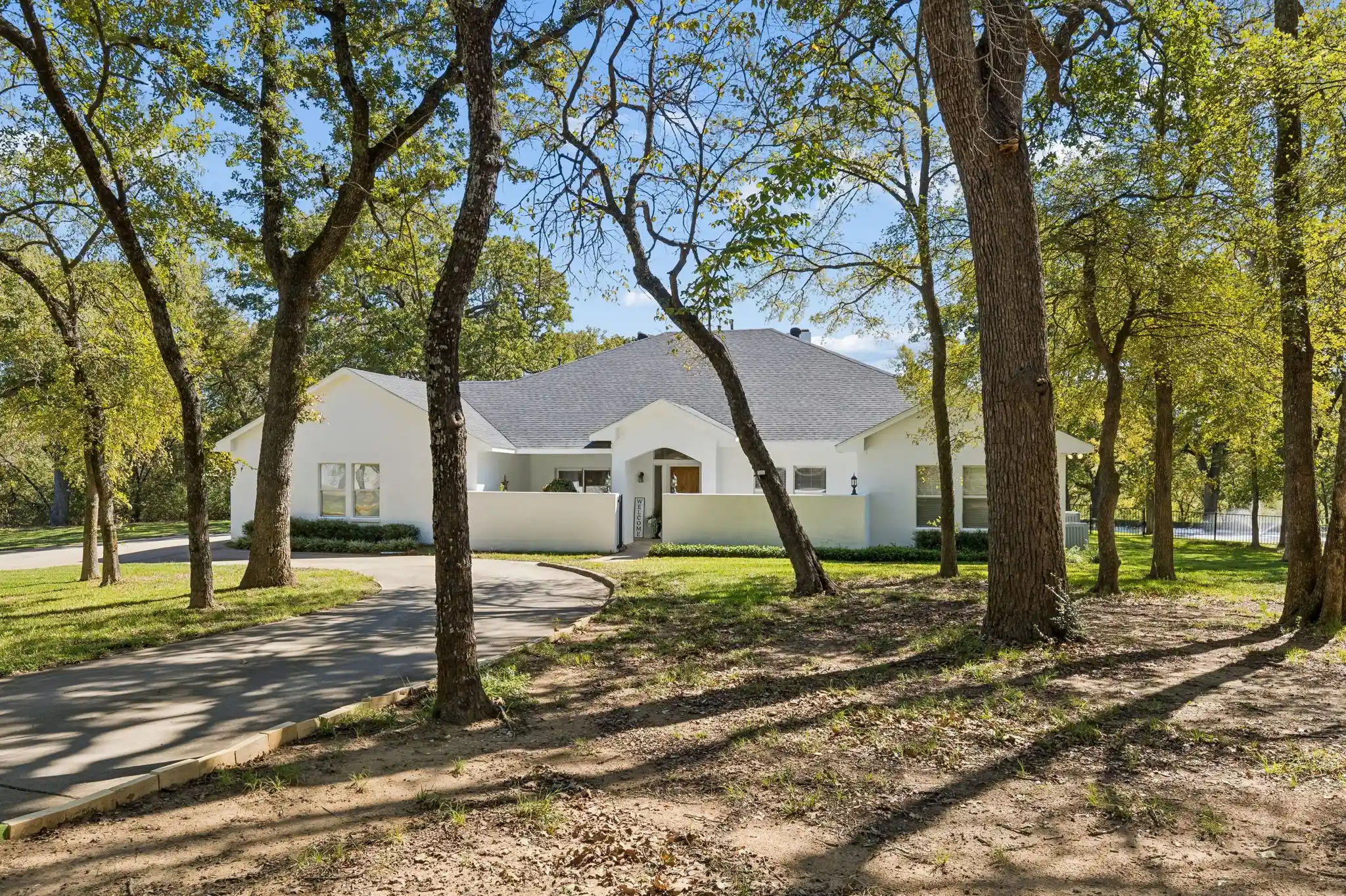 Single family home for sale at 951 Oak Hl Ct, Cross Roads, TX 76227 | MLS# 21410101