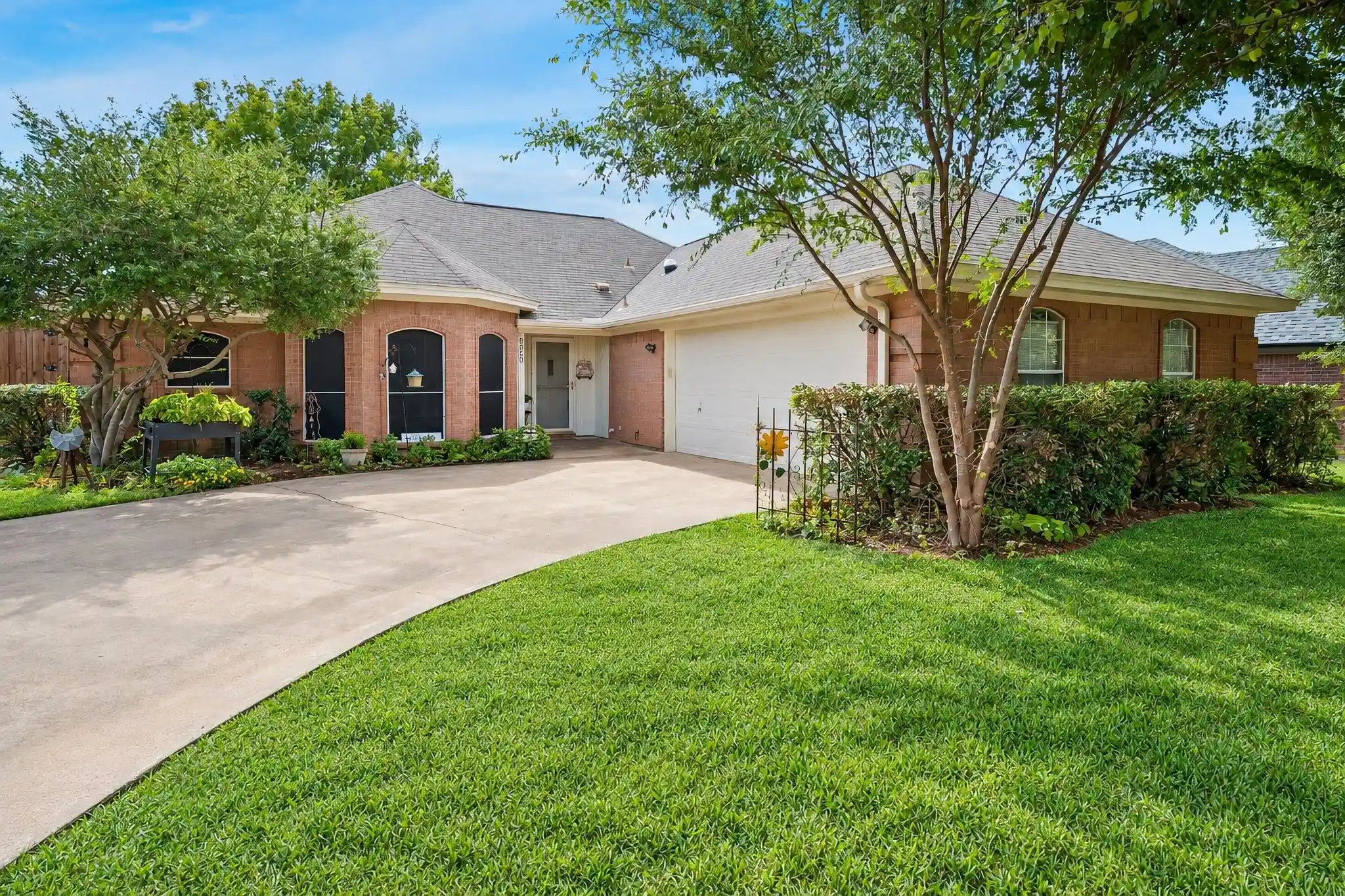Single family home for sale at 8920 Ashcraft Dr, North Richland Hills, TX 76182 | MLS# 21410502