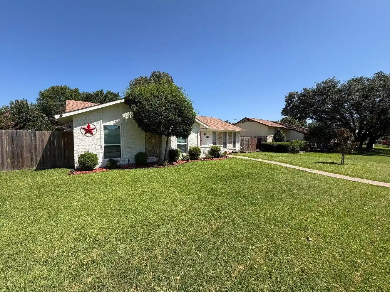 Photo 1 of Single family home for sale at 3109 Manchester Dr, Mesquite, TX 75150 | MLS# 21410919 | Listing updated on 2026-10-14