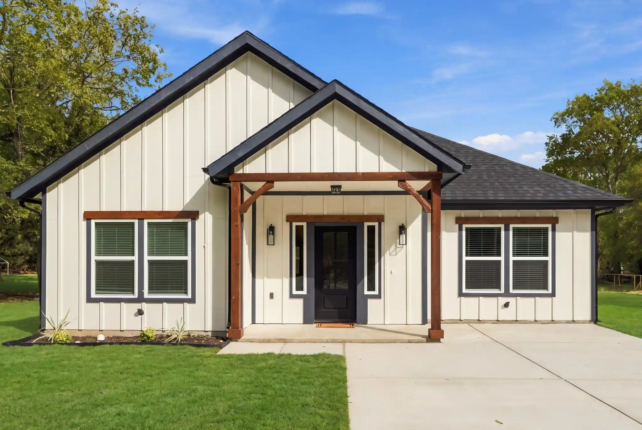 Photo 1 of Single family home for sale at 1400 W 12th Avenue, Corsicana, TX 75110 | MLS# 21411284 | Listing updated on 2026-10-14