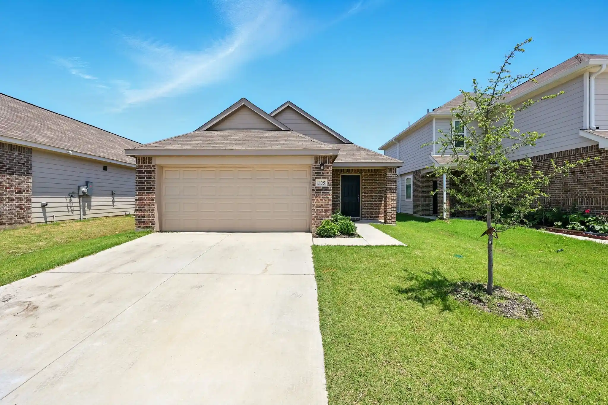 Photo 1 of Single family home for sale at 105 Musgrove Rd, Fort Worth, TX 76140 | MLS# 21409214 | Listing updated on 2026-10-14