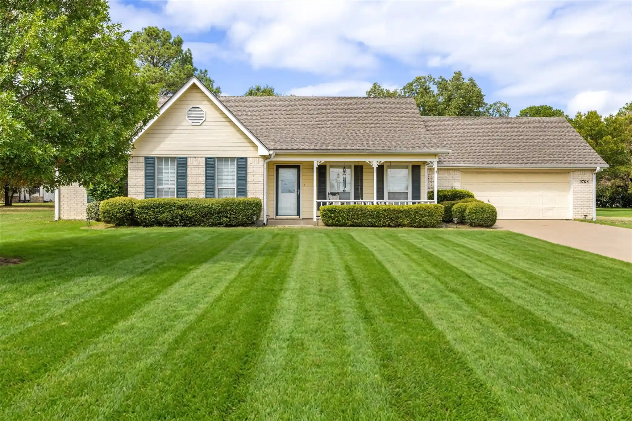 Photo 1 of Single family home for sale at 3708 Indian Crk Trl, Granbury, TX 76049 | MLS# 21408122 | Listing updated on 2026-10-15