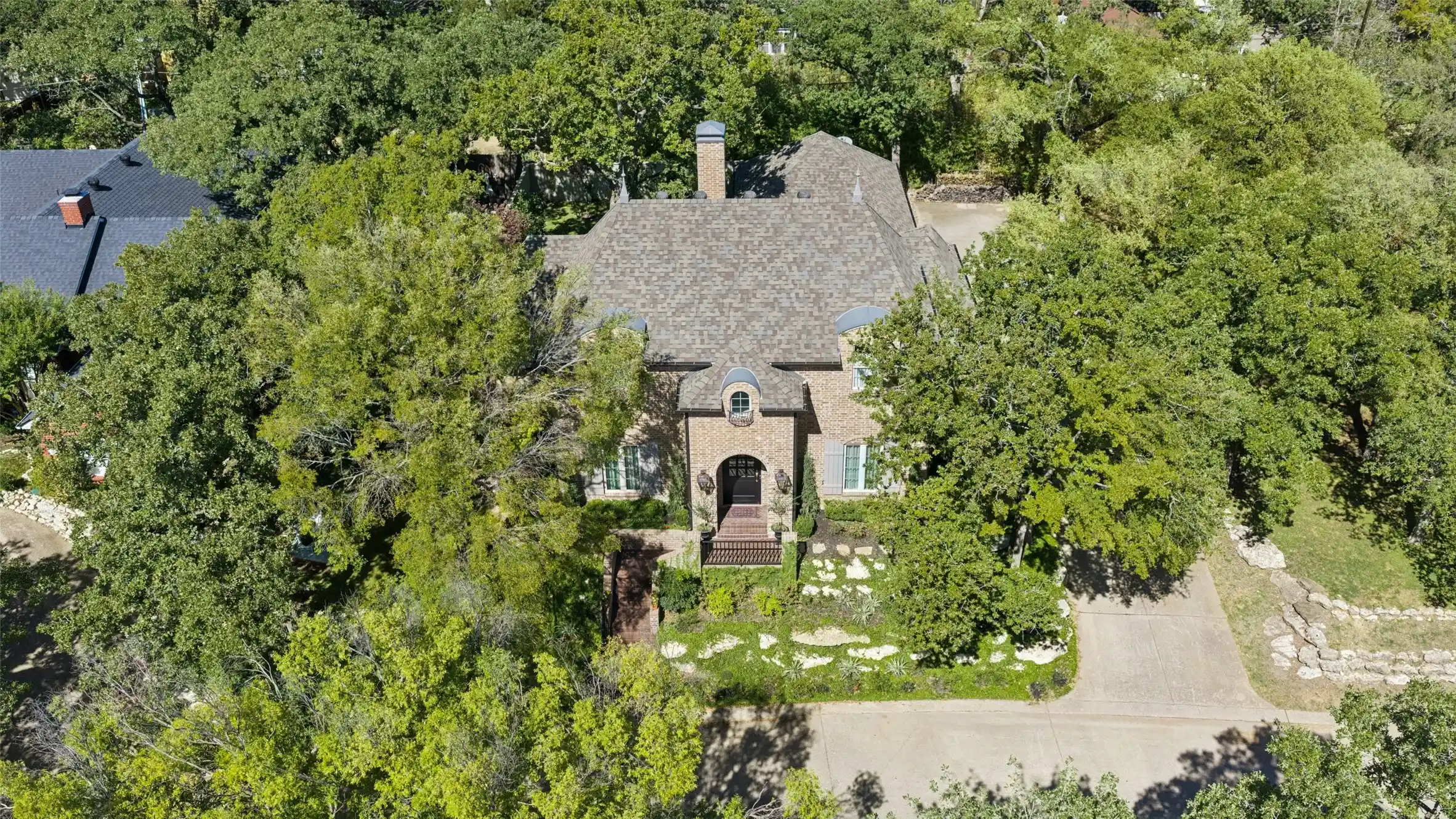 Single family home for sale at 1225 Kelpie Ct, Fort Worth, TX 76111 | MLS# 21410049