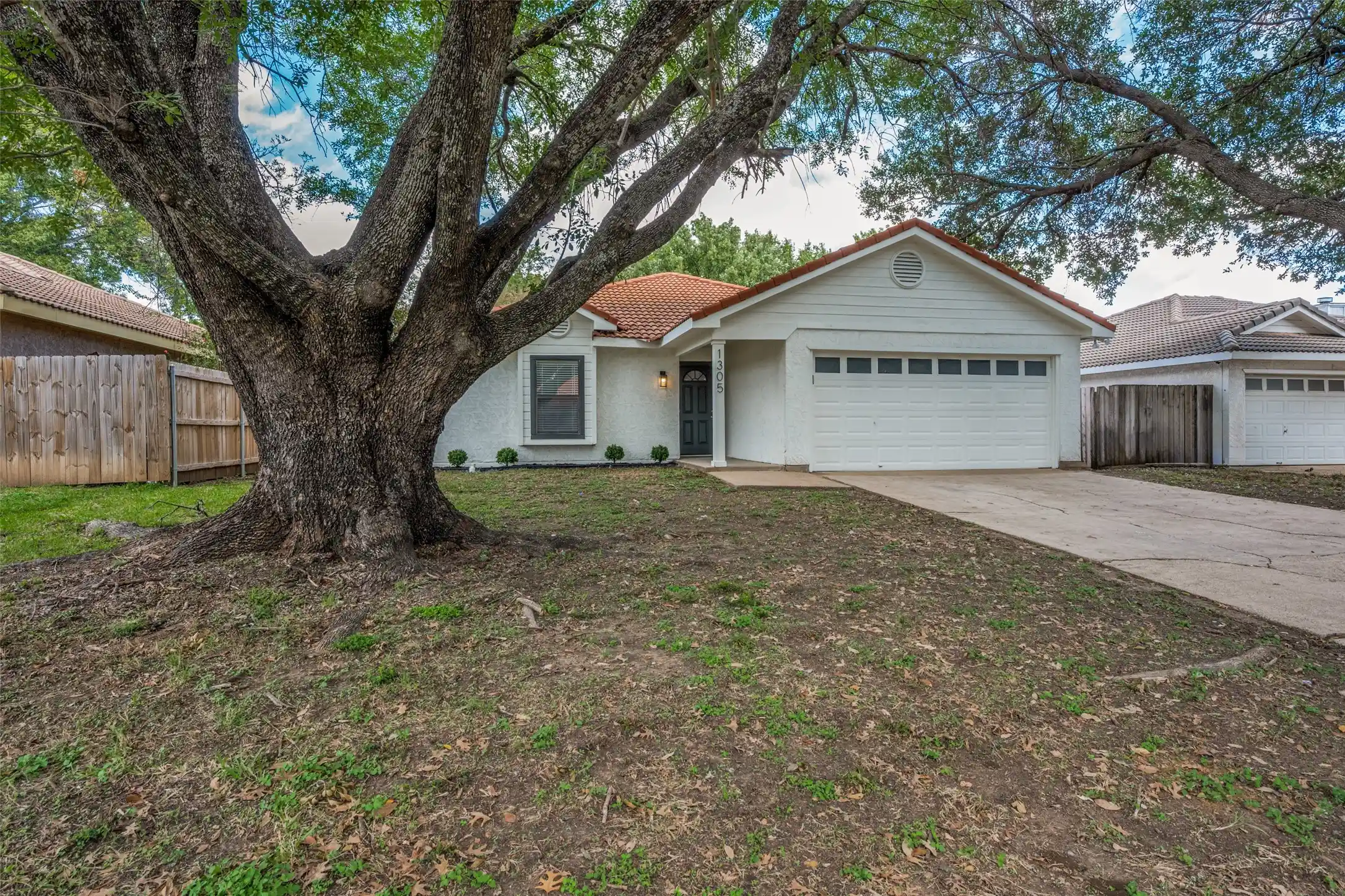 Photo 1 of Single family home for sale at 1305 Nelson Pl, Burleson, TX 76028 | MLS# 21410444 | Listing updated on 2026-10-16