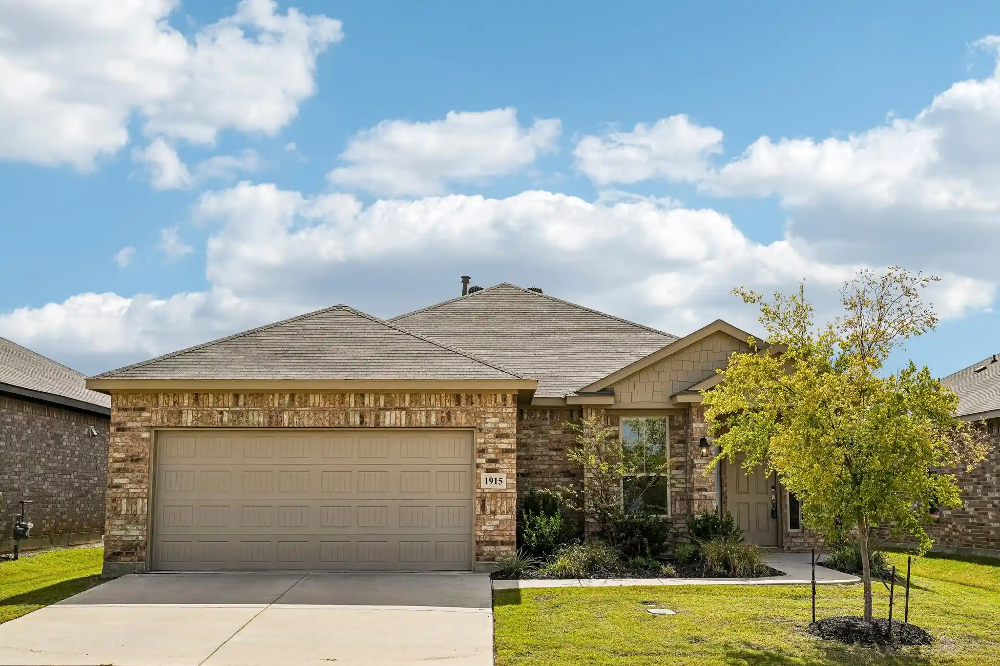 Photo 1 of Single family home for sale at 1915 Seminole Dr, Cleburne, TX 76033 | MLS# 21407304 | Listing updated on 2026-10-14