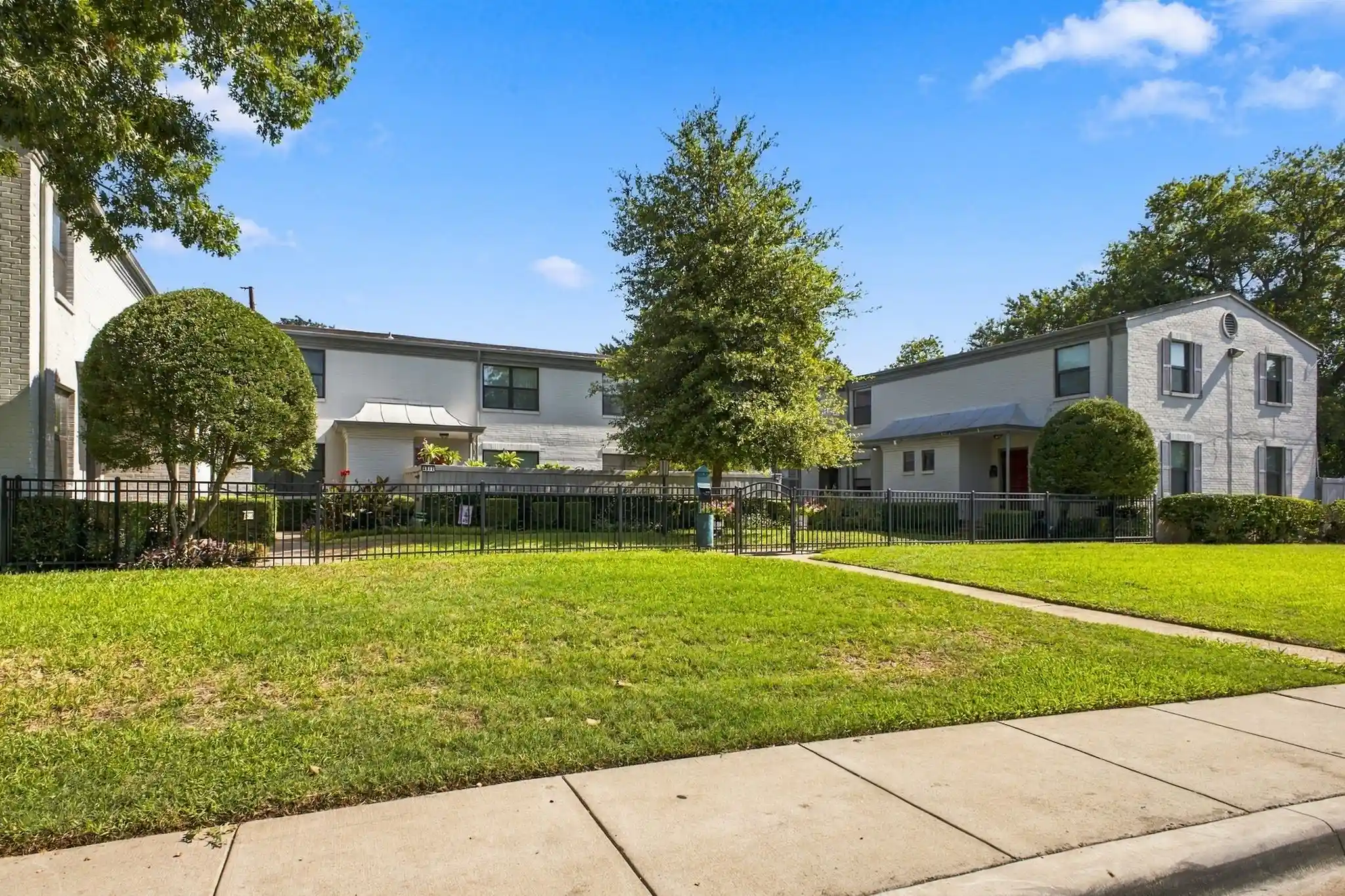 Photo 1 of Condo for sale at 4904 Lahoma St #4904, Dallas, TX 75235 | MLS# 21411261 | Listing updated on 2026-10-24