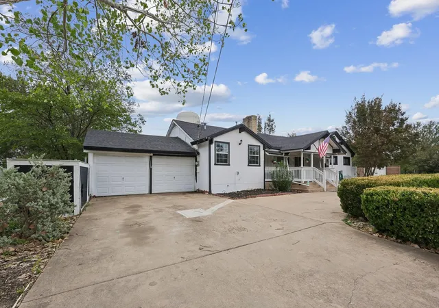 Single family home for sale at 3312 Meadow Oaks Dr, Haltom City, TX 76117 | MLS# 21411930