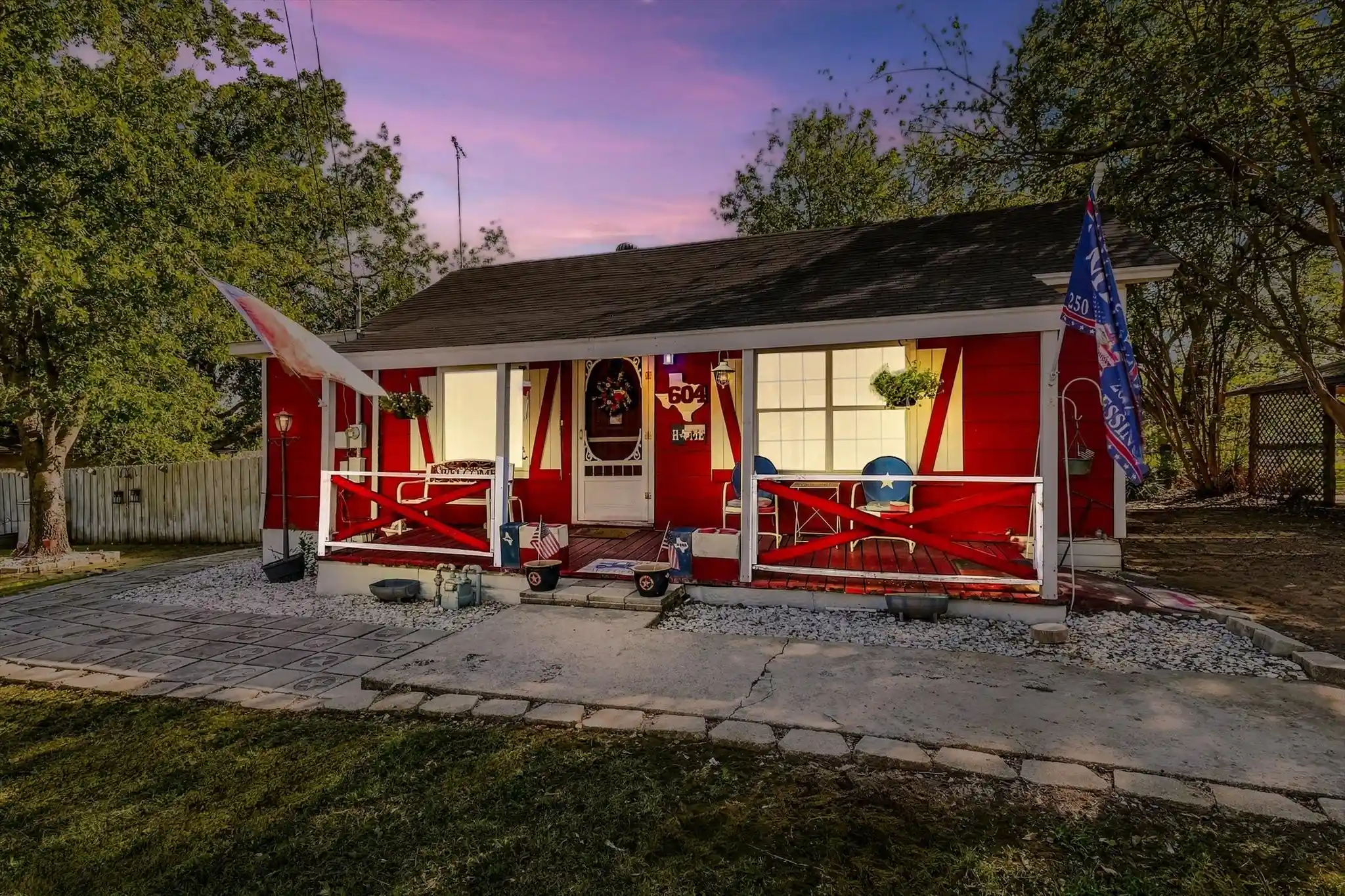 Photo 1 of Single family home for sale at 604 E South St, Whitesboro, TX 76273 | MLS# 21411443 | Listing updated on 2026-10-15