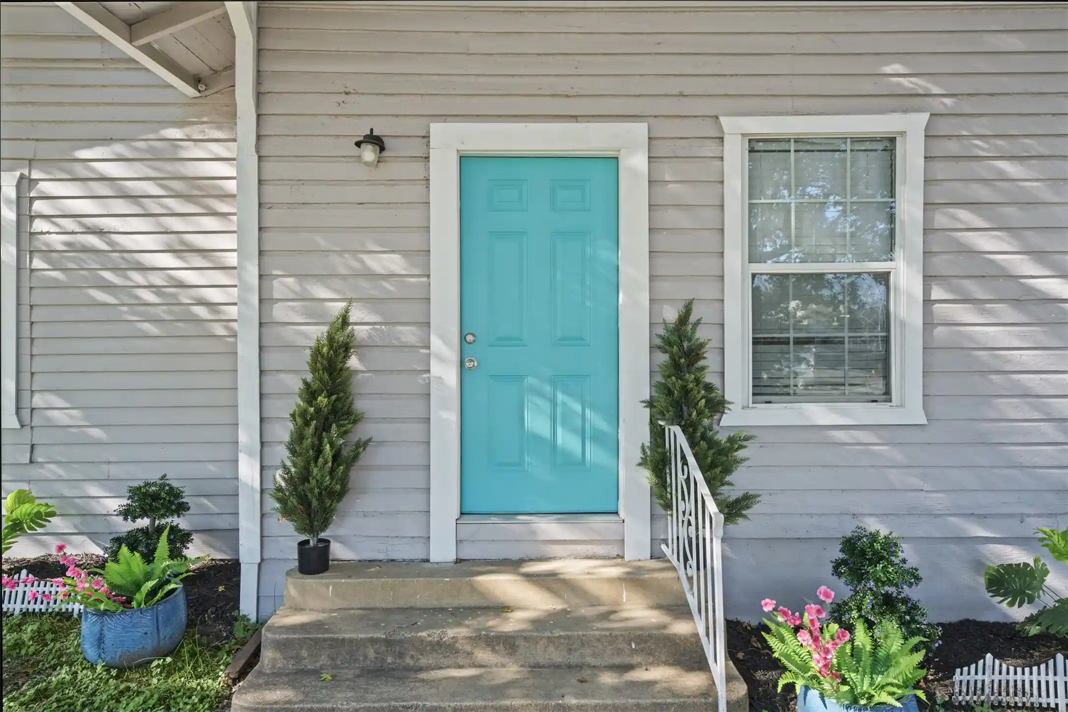 Photo 1 of Single family home for sale at 220 W Wardville St, Cleburne, TX 76033 | MLS# 21411602 | Listing updated on 2026-10-15