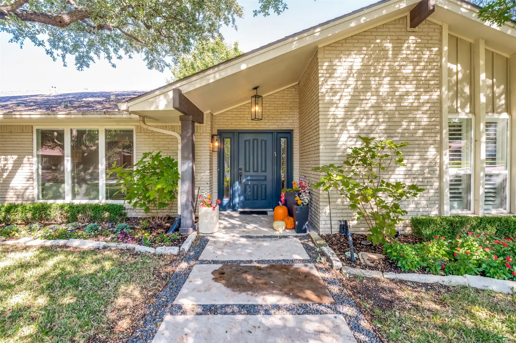 Single family home for sale at 3843 Regent Dr, Dallas, TX 75229 | MLS# 21410730