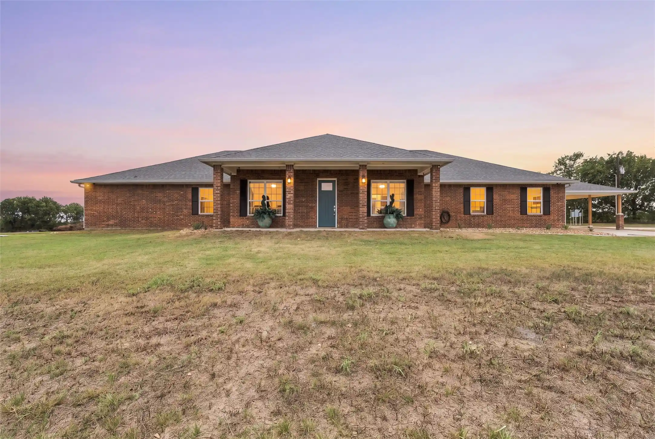 Photo 1 of Single family home for sale at 4948 Woodlawn Dr, Lorena, TX 76655 | MLS# 21410966 | Listing updated on 2026-10-17