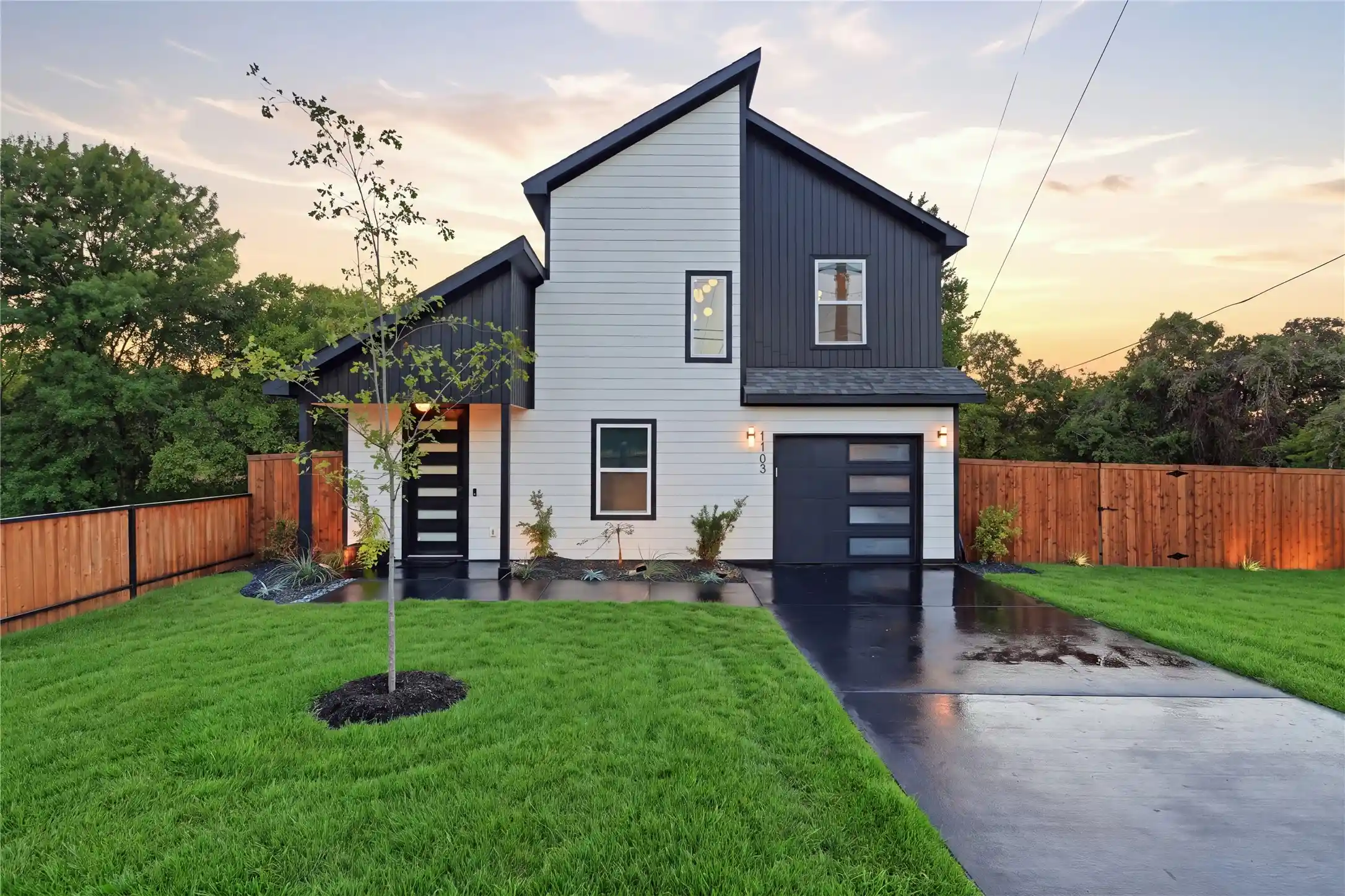 Photo 1 of Single family home for sale at 1103 Pemberton Hl Rd, Dallas, TX 75217 | MLS# 21409690 | Listing updated on 2026-10-15