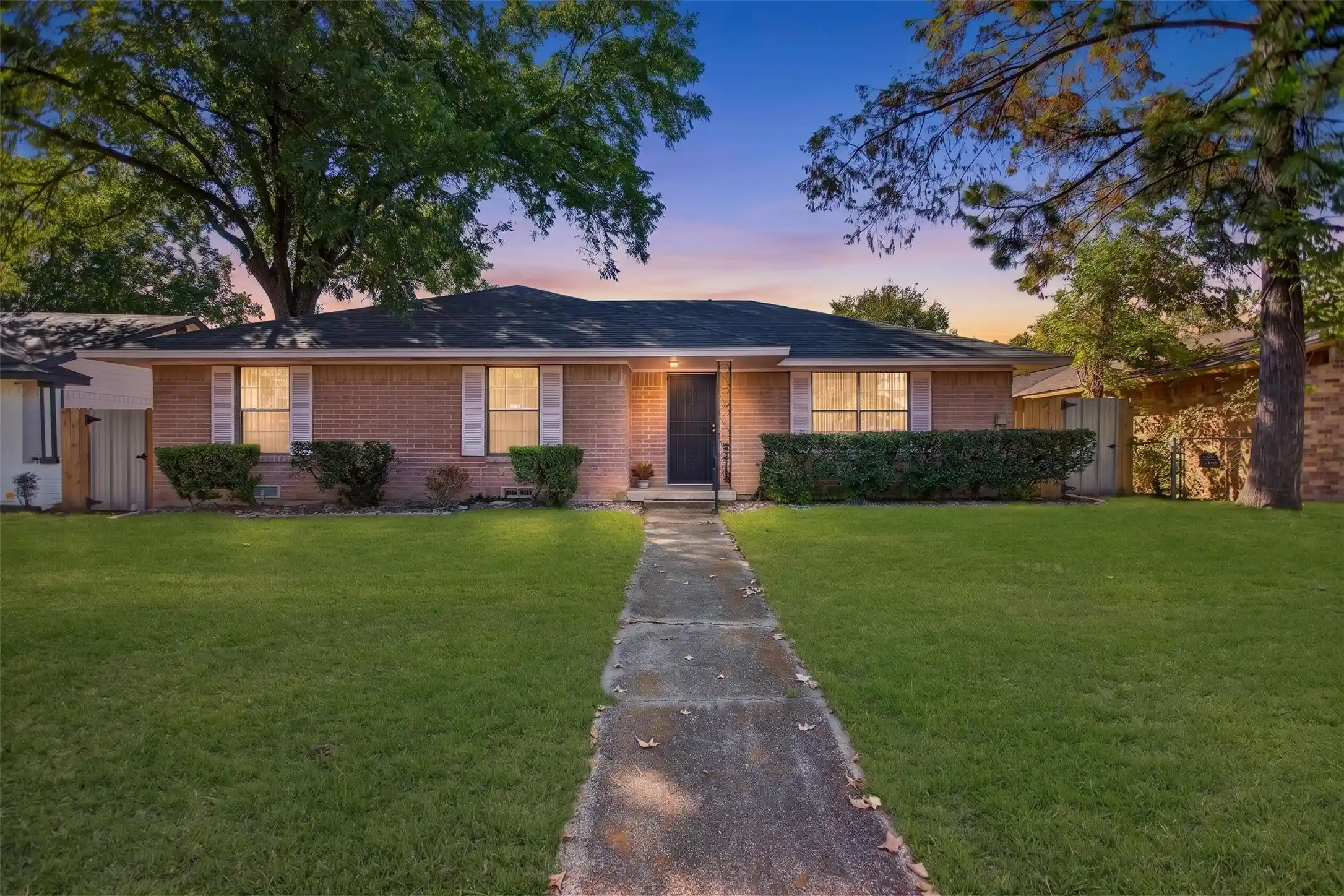 Photo 1 of Single family home for sale at 9610 Jennie Lee Ln, Dallas, TX 75227 | MLS# 21411329 | Listing updated on 2026-10-15
