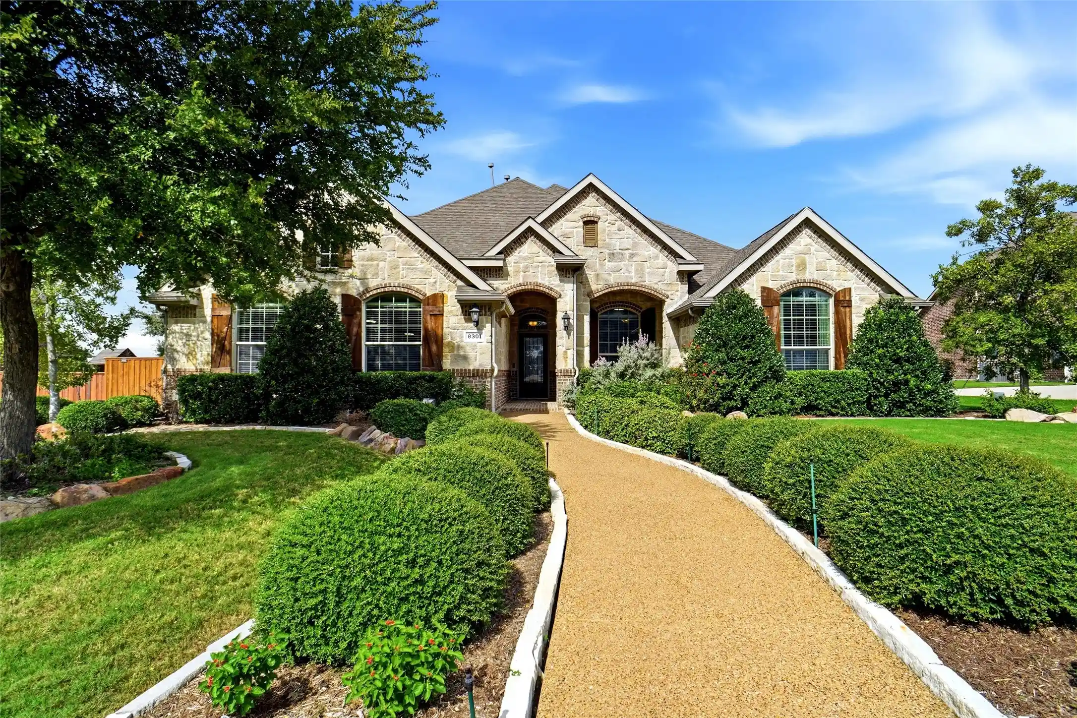 Photo 1 of Single family home for sale at 8301 Rock Valley Dr, Rowlett, TX 75089 | MLS# 21410713 | Listing updated on 2026-10-21