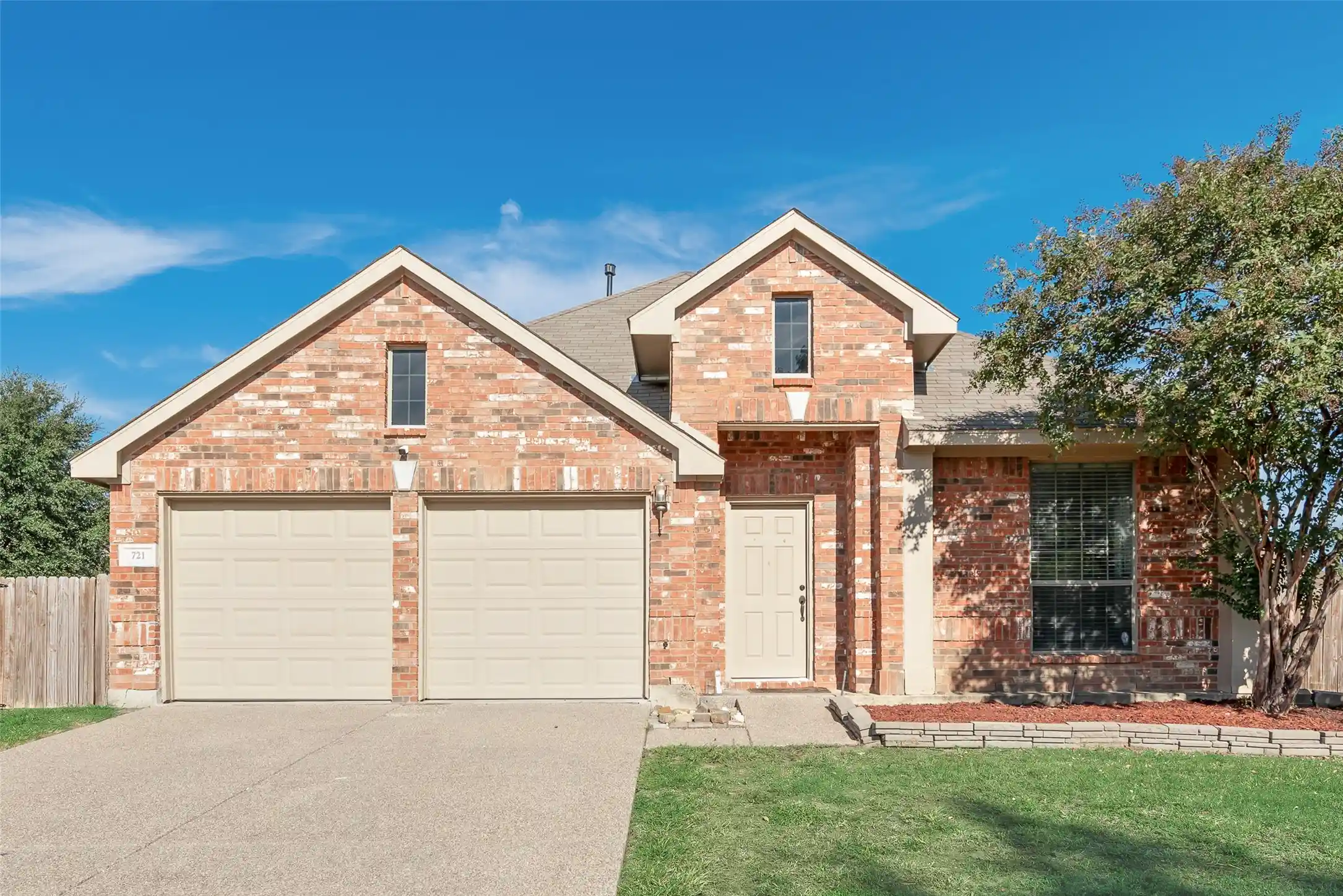 Photo 1 of Single family home for sale at 721 Honeysuckle Way, De Soto, TX 75115 | MLS# 21411833 | Listing updated on 2026-10-25
