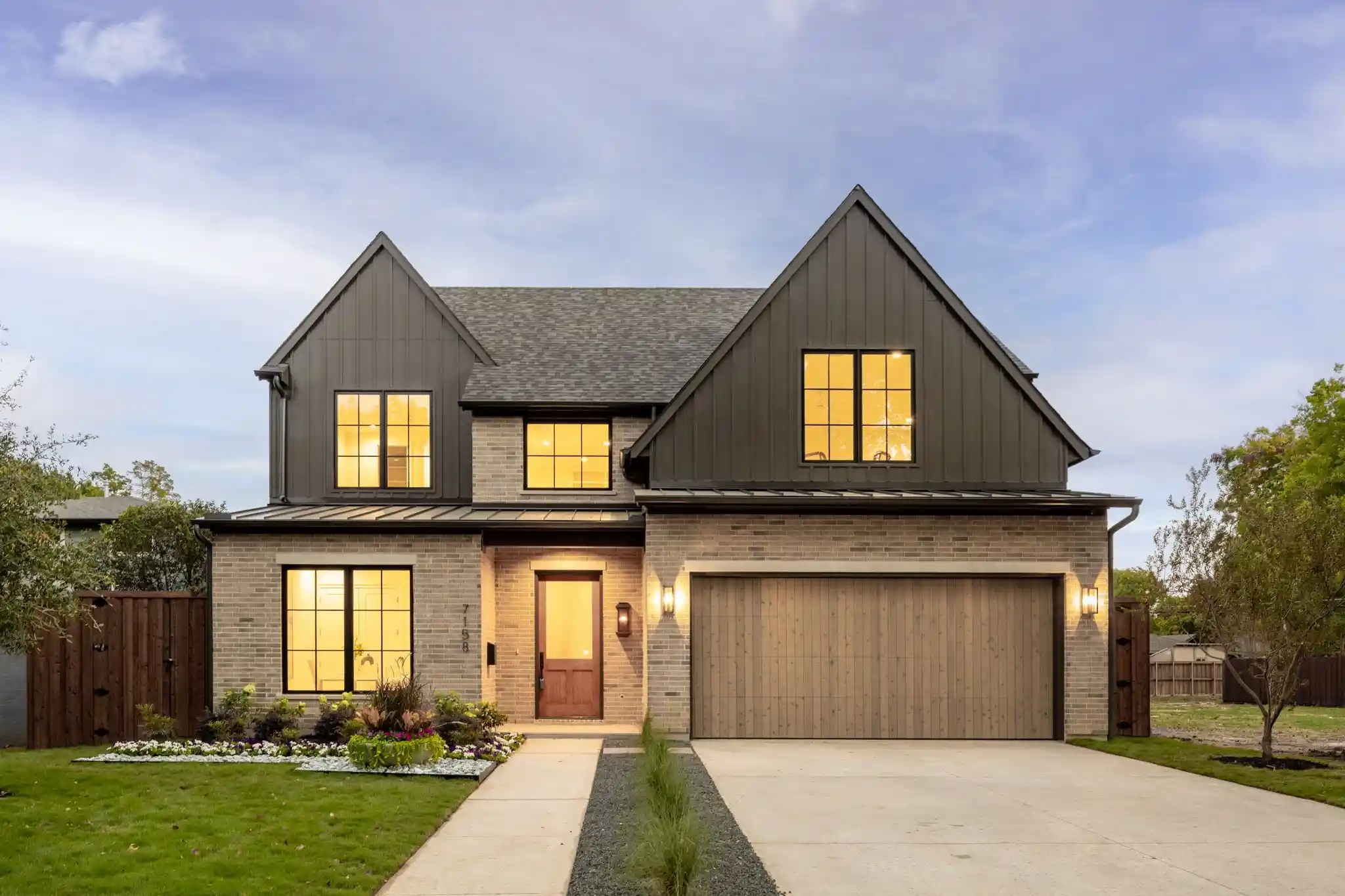 Photo 1 of Single family home for sale at 7158 Dalewood Ln, Dallas, TX 75214 | MLS# 21412520 | Listing updated on 2026-10-18