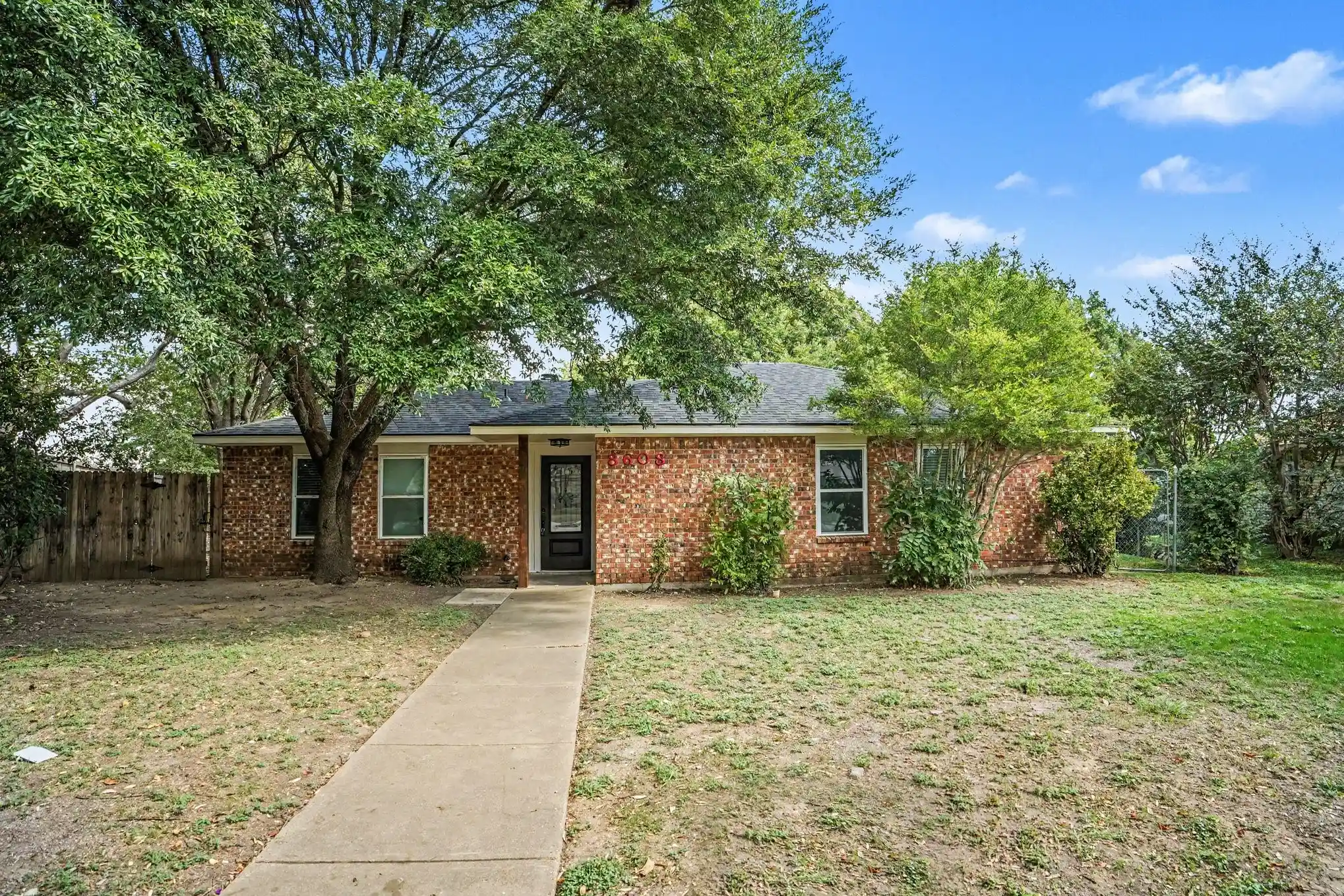 Single family home for sale at 8608 Elderberry Ct, Dallas, TX 75249 | MLS# 21411569