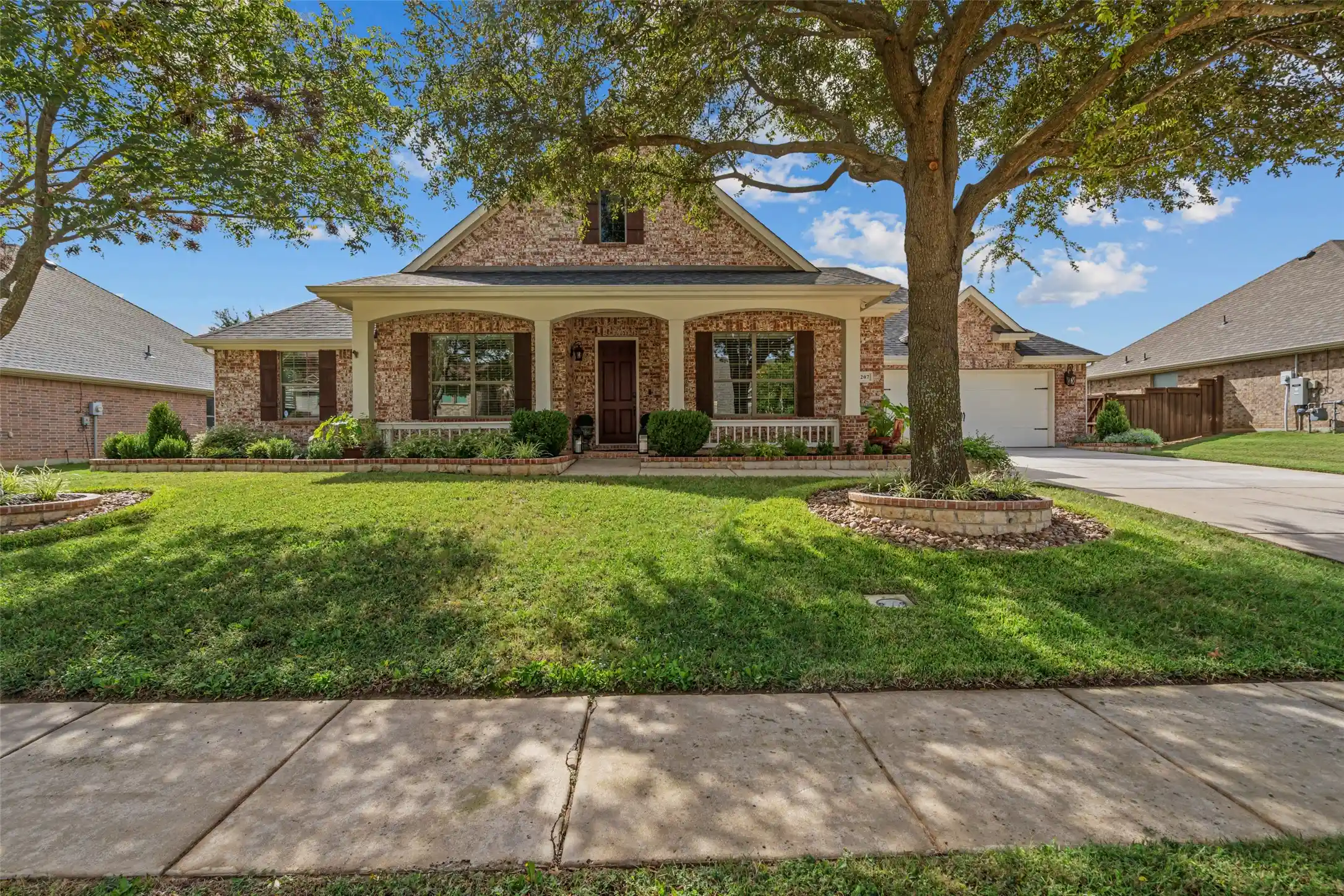Single family home for sale at 1207 Ravenna St, Mansfield, TX 76063 | MLS# 21408271