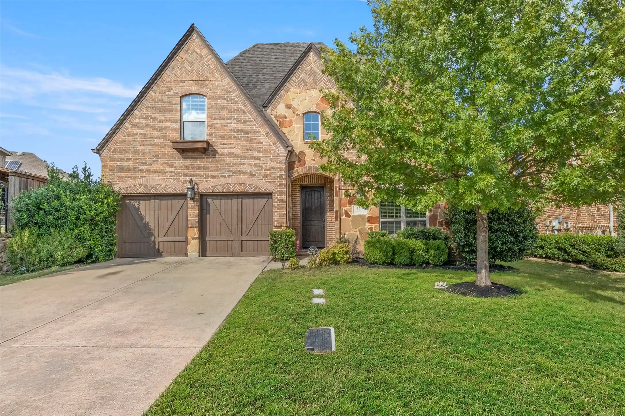 Single family home for sale at 419 Paluxy Dr, Irving, TX 75039 | MLS# 21387564