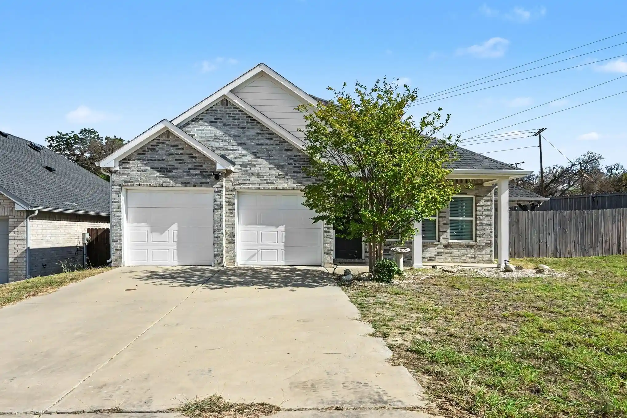 Photo 1 of Sale Pending at 819 N Ridge Dr, Fort Worth, TX 76108 | MLS# 21411769 | Listing updated on 2026-10-26