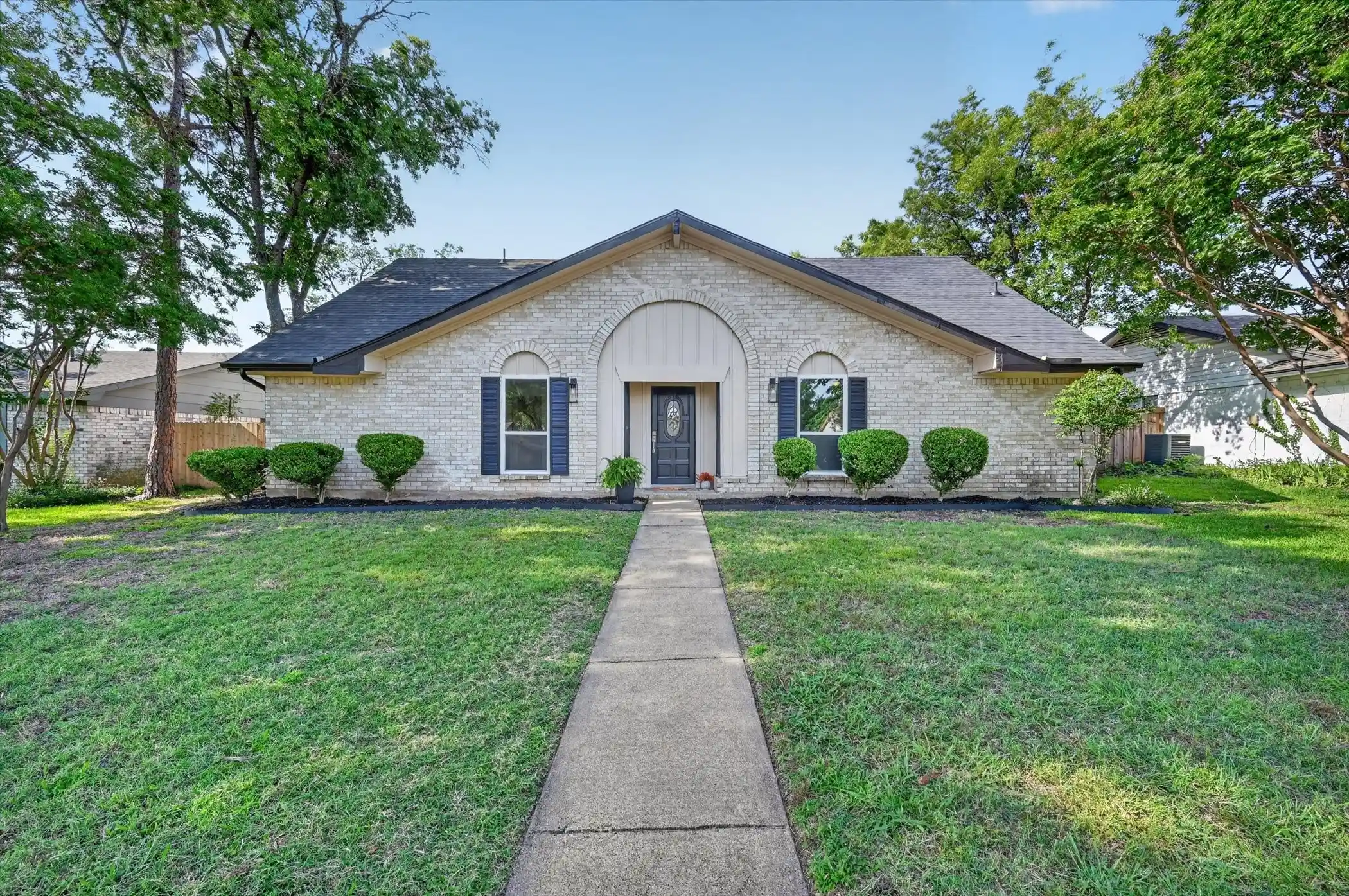 Photo 1 of Single family home for sale at 1802 Rainbow Dr, Richardson, TX 75081 | MLS# 21412632 | Listing updated on 2026-10-24