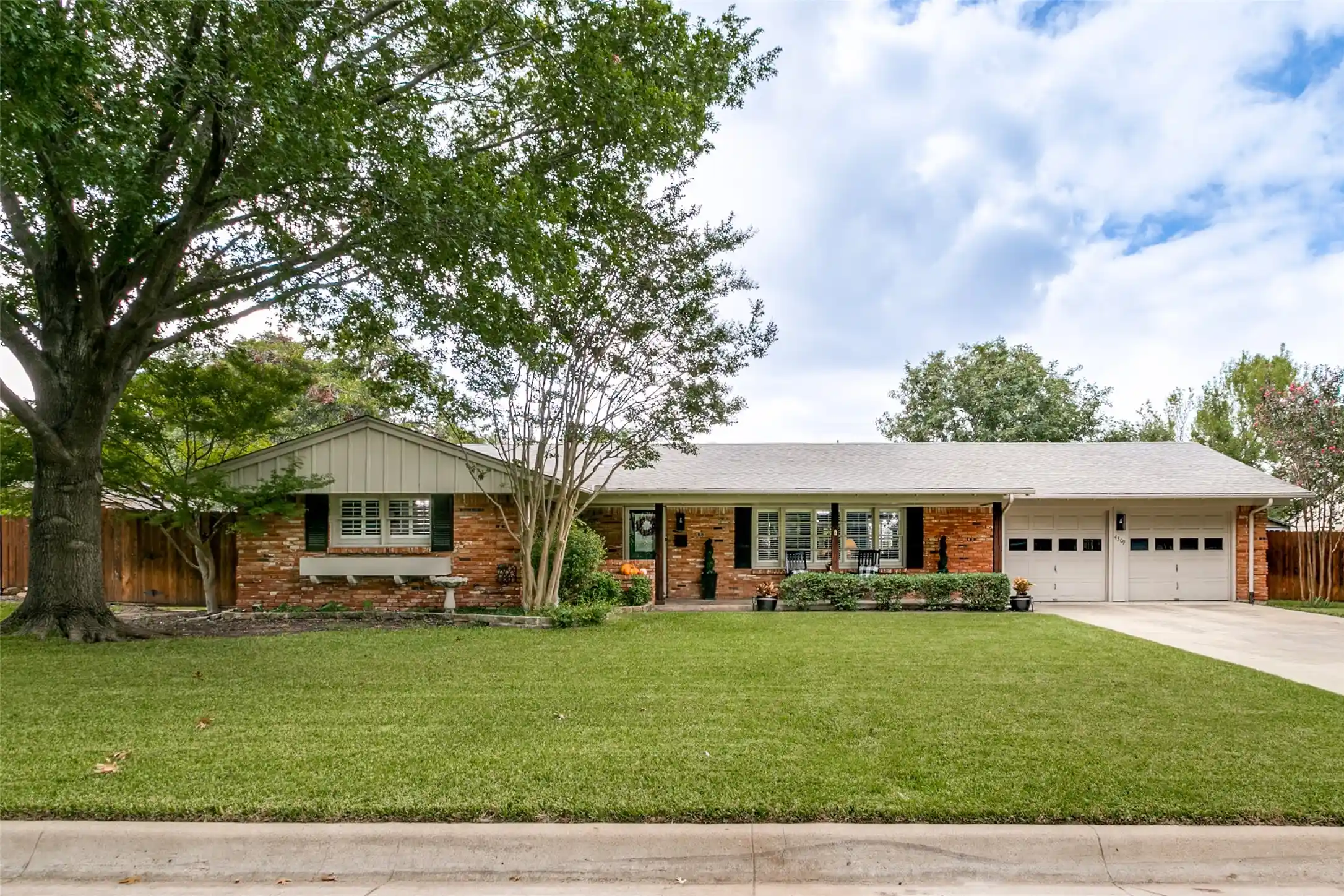 Photo 1 of Sale Pending at 4309 Selkirk Dr W, Fort Worth, TX 76109 | MLS# 21412626 | Listing updated on 2026-10-29