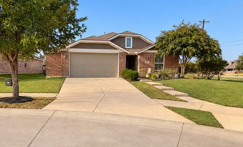 Photo 1 of Single family home for sale at 1700 Kaiser Cvs, Argyle, TX 76226 | MLS# 21397855 | Listing updated on 2026-10-16